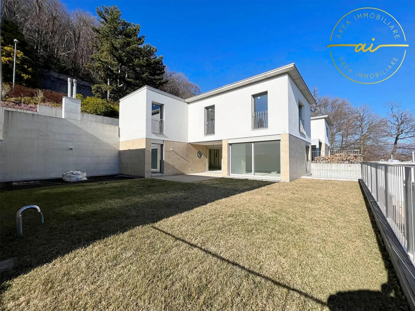 Villa moderna B con terrazza panoramica e giardino privato ad Agra - Foto 4 di 12