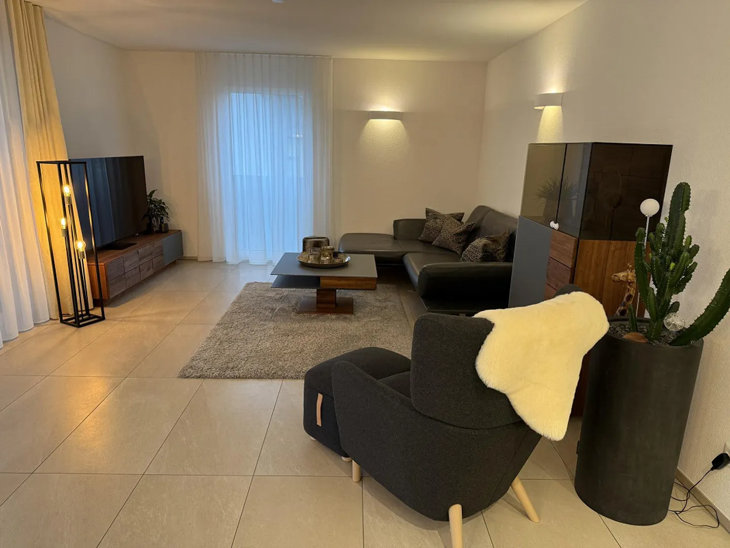 Appartamento 4.5 stanze vicino al centro - in una posizione tranquilla - Foto 1 di 9