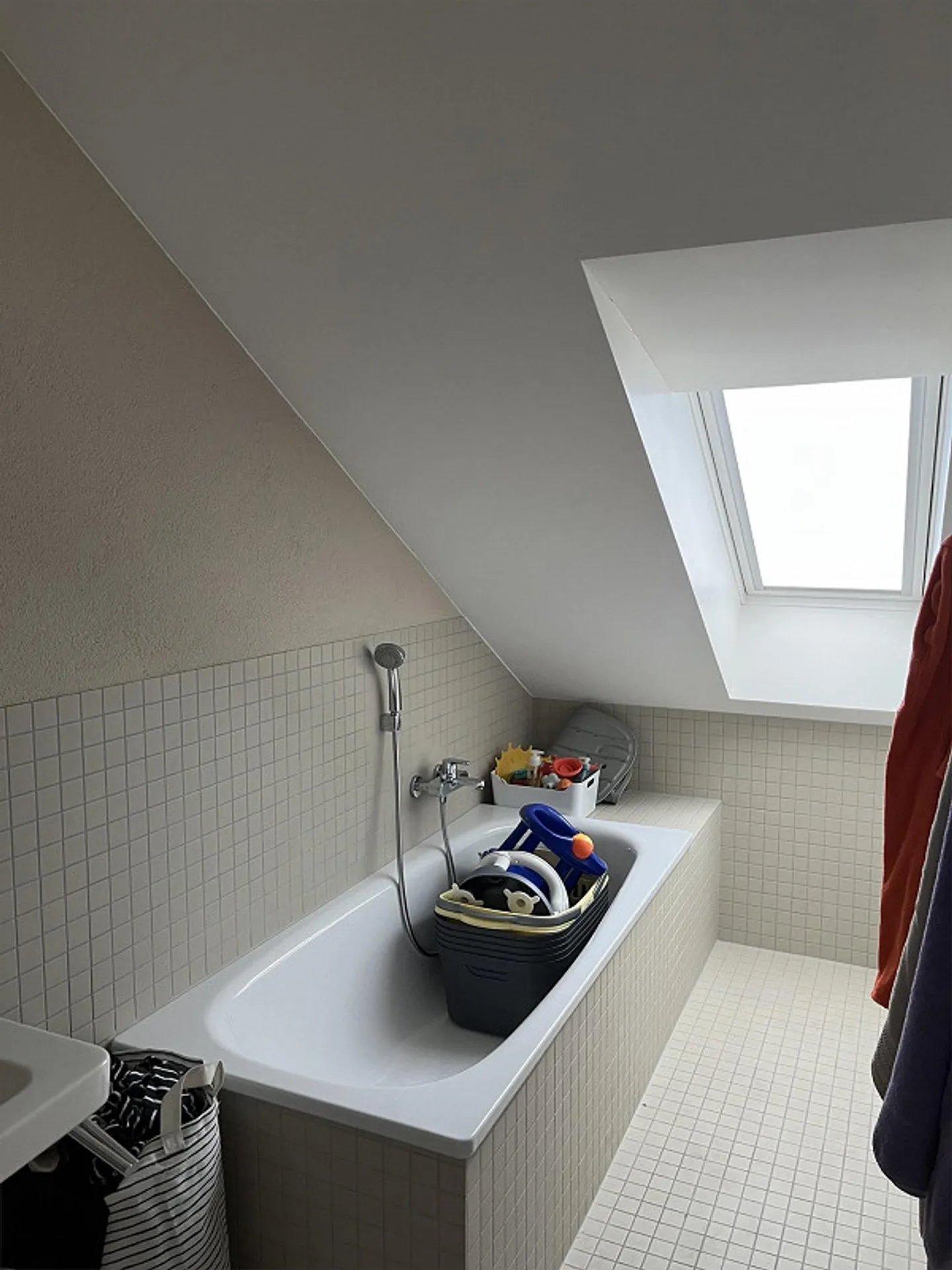 Moderne Maisonette-Wohnung mit Balkon an zentraler Lage von St. Gallen - Foto 6 von 13