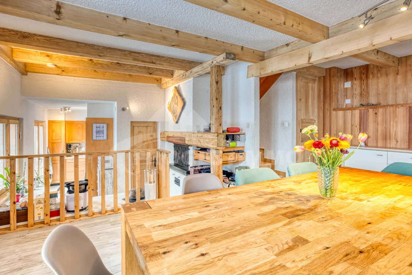 UN CHALET ECCEZIONALE TRA NATURA, SPAZIO E ARTE DEL VIVERE - Foto 5 di 11