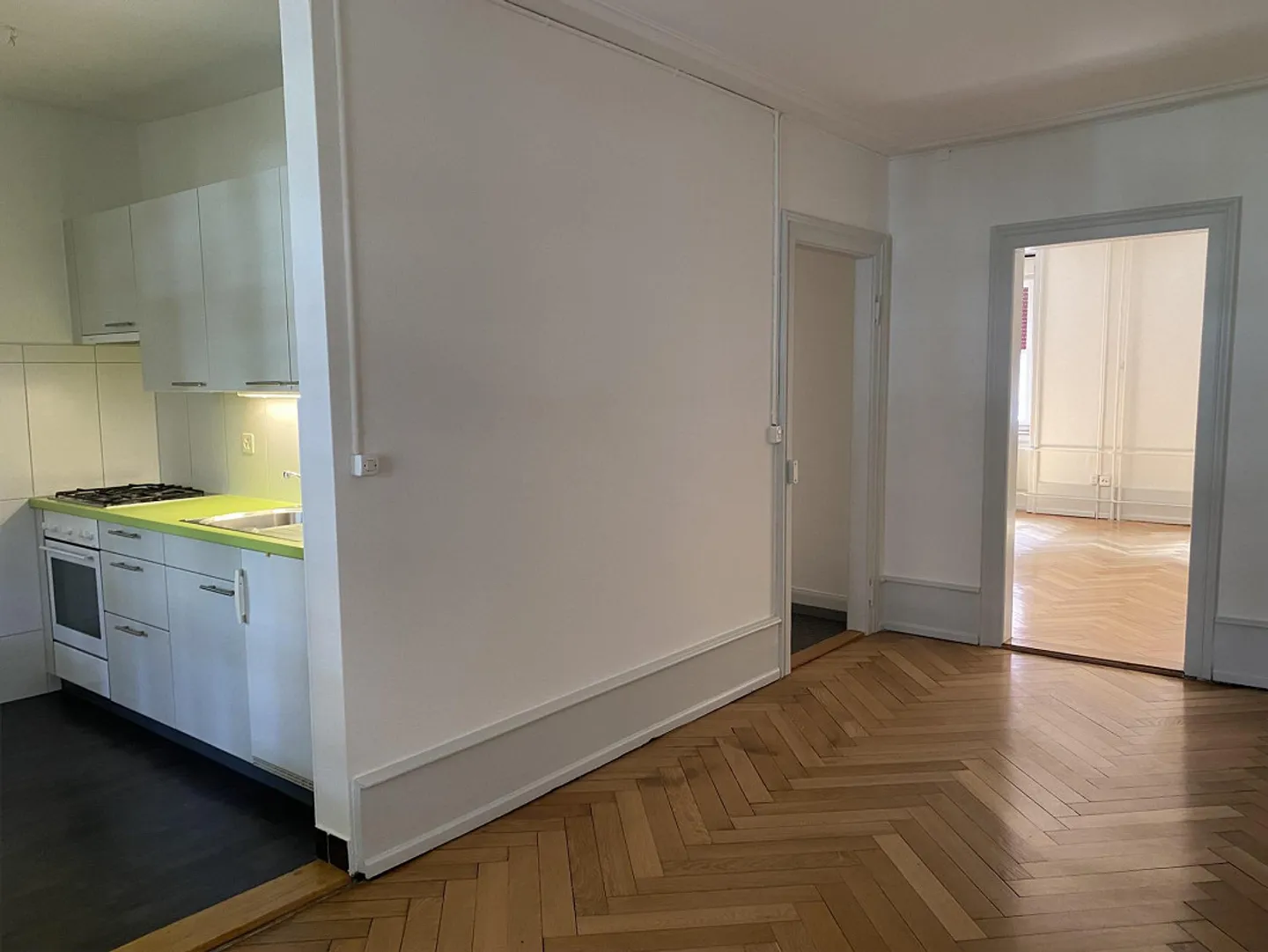 Renovated old apartment near the Rhine - Photo 3 of 9