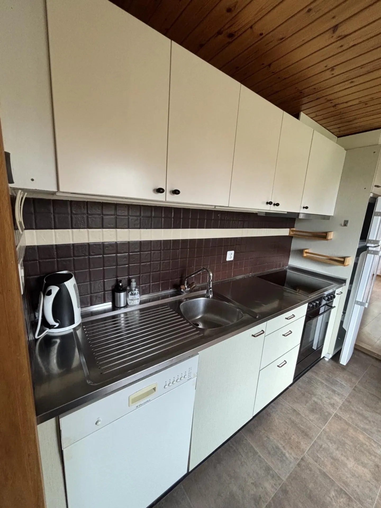 Room in shared accommodation - Photo 6 of 10