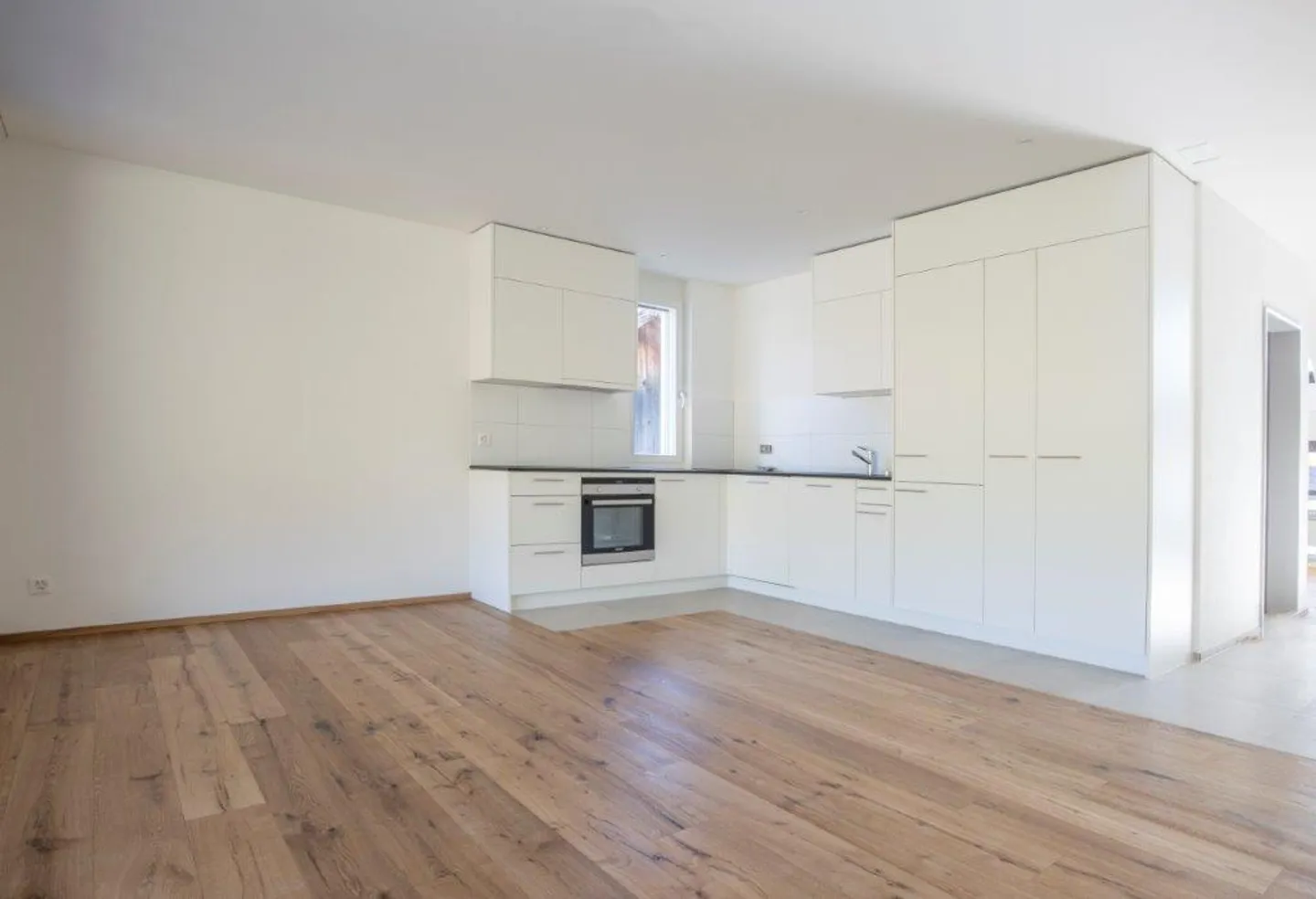 Appartamento duplex luminoso e moderno in una posizione tranquilla - Foto 3 di 12