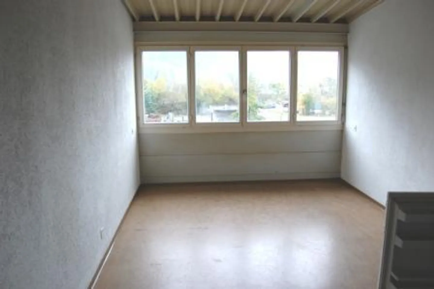 Preiswertes 1-Zimmerstudio im Kanton Zug - Foto 2 von 4