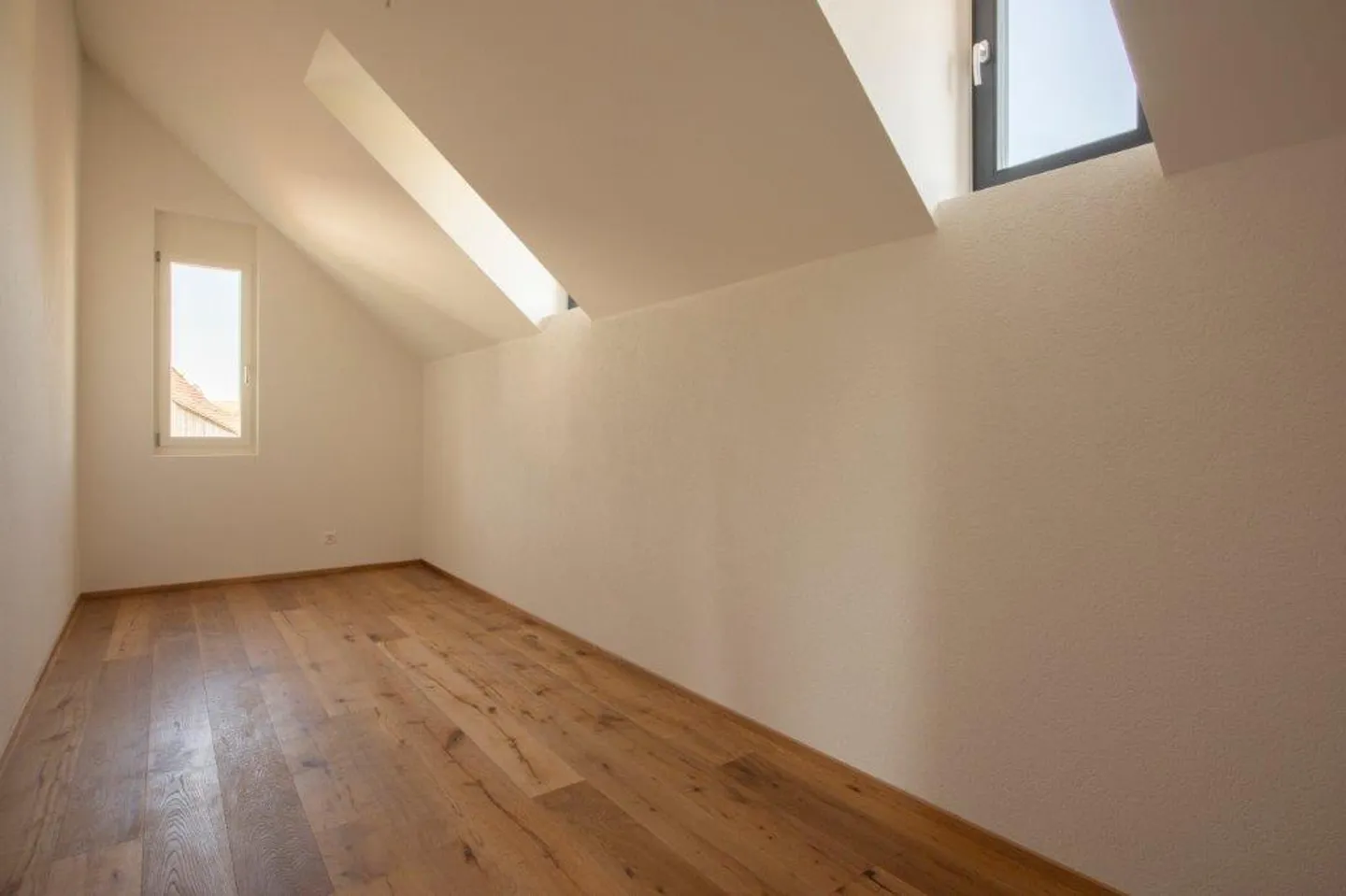 Appartamento duplex luminoso e moderno in una posizione tranquilla - Foto 10 di 12