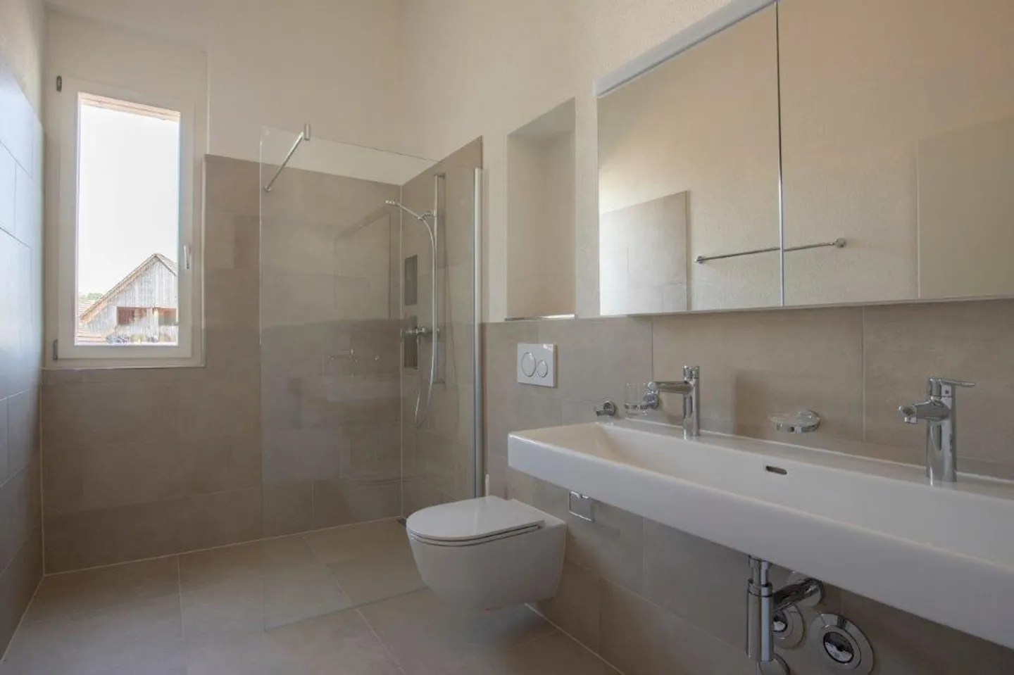 Appartamento duplex luminoso e moderno in una posizione tranquilla - Foto 12 di 12