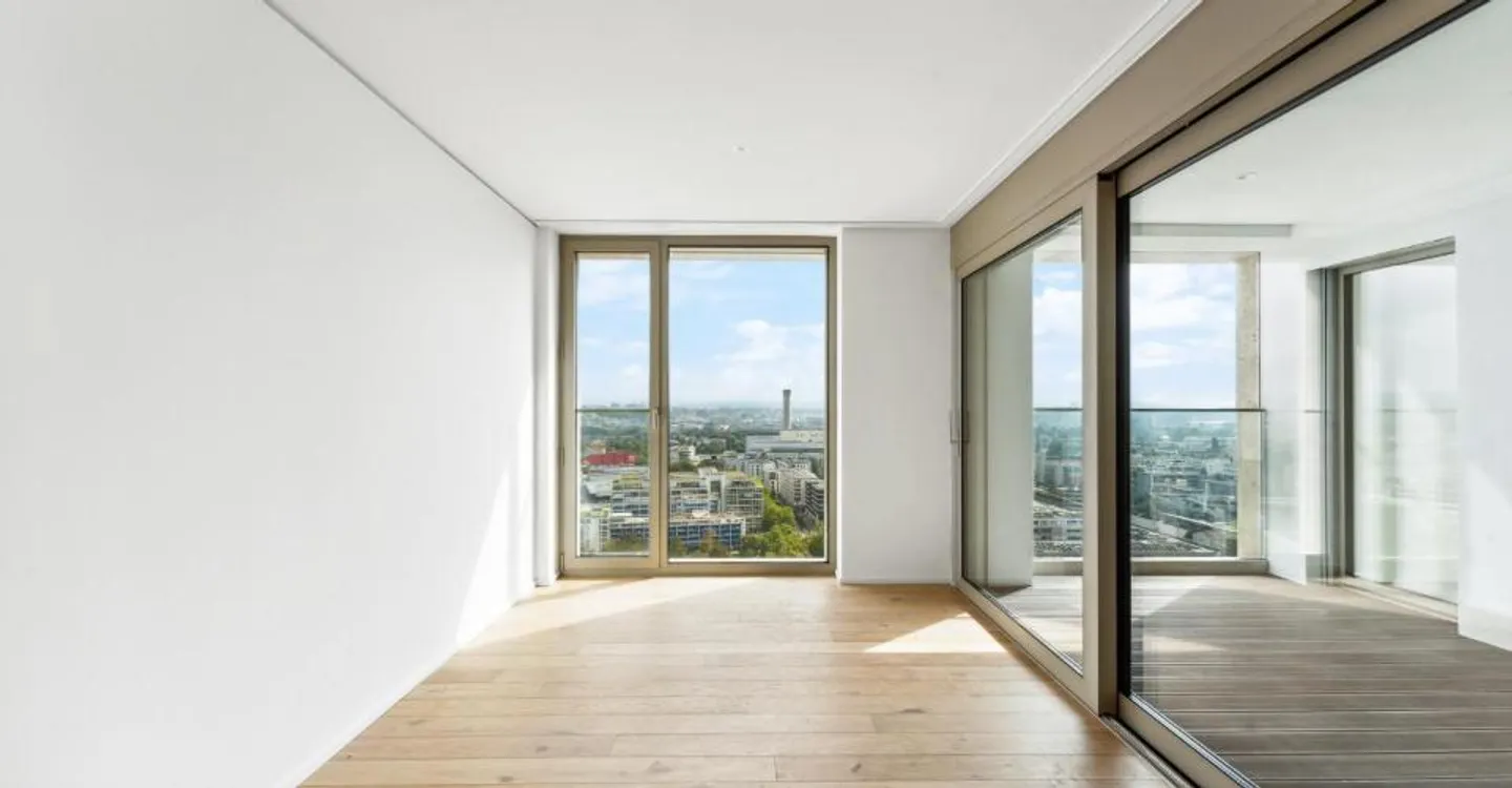 Luxury Apartment with Fitness Room - Photo 6 of 8