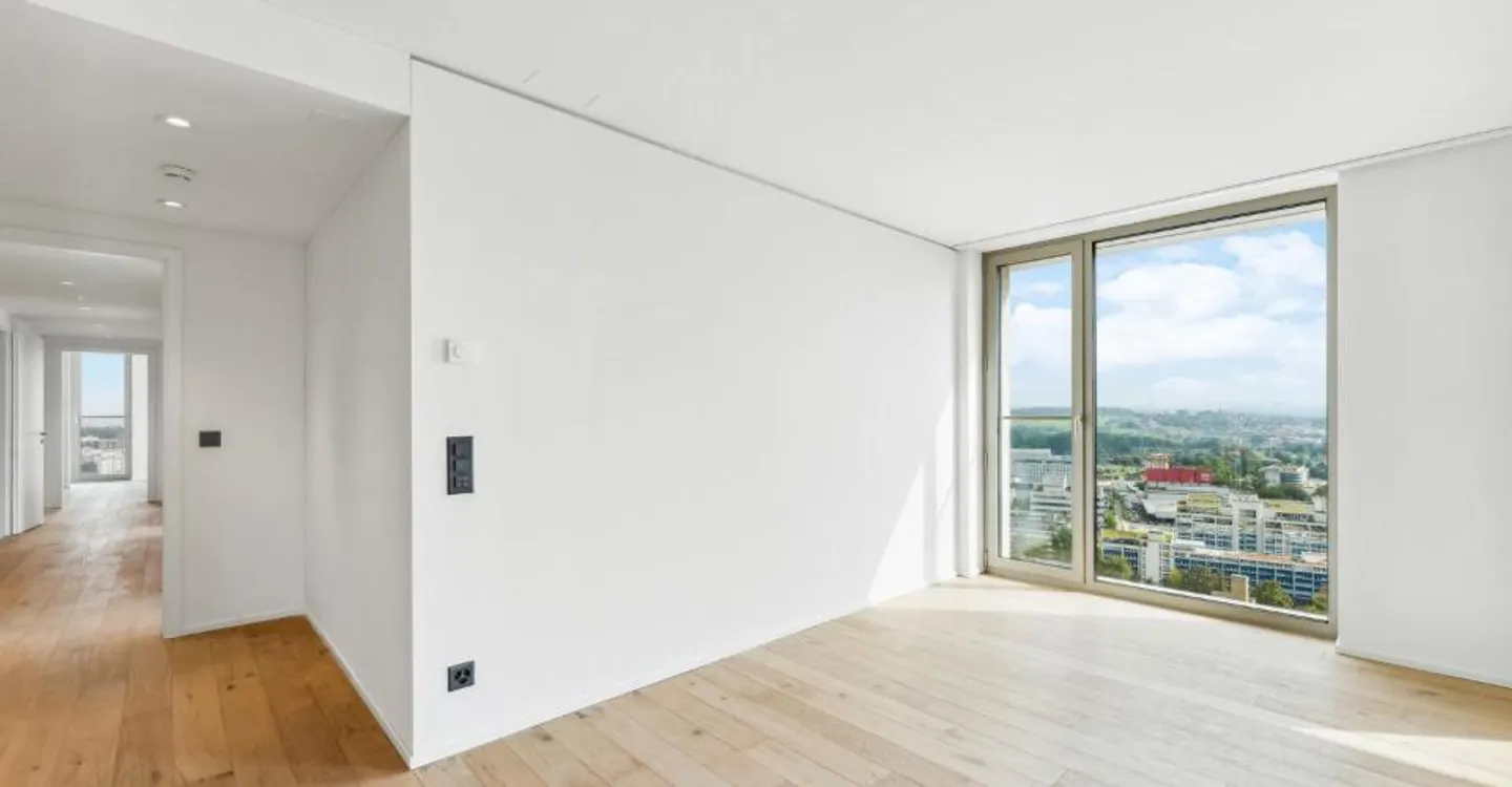 Luxury Apartment with Fitness Room - Photo 7 of 8