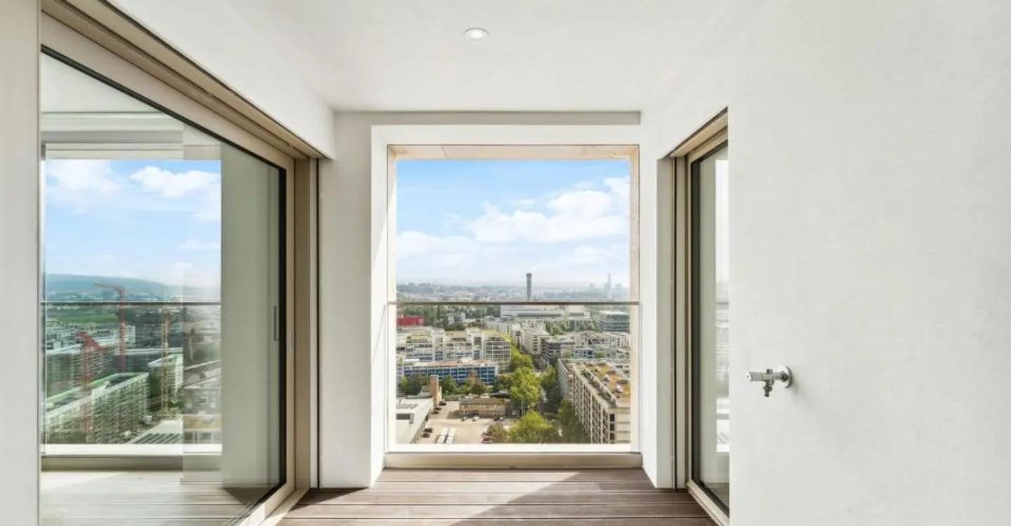 Luxury Apartment with Fitness Room - Photo 8 of 8