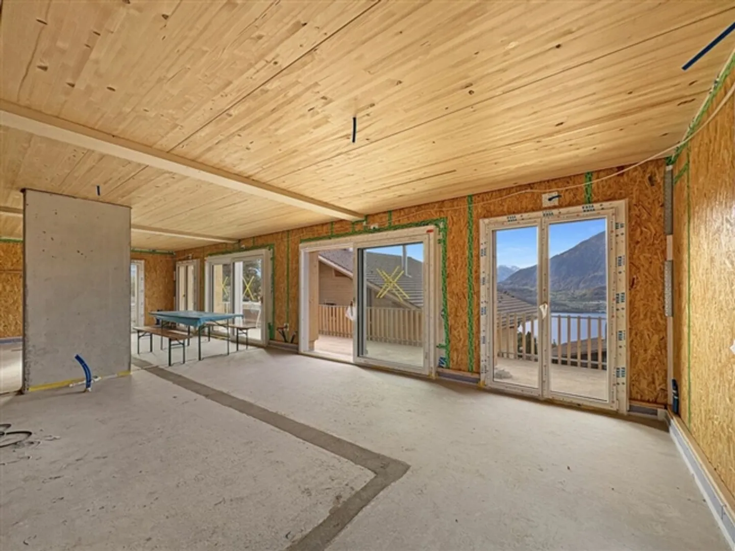 New building in chalet style, detached, modern and with attractive views over Lake Thun towards Niesen and Thun - Photo 4 of 18