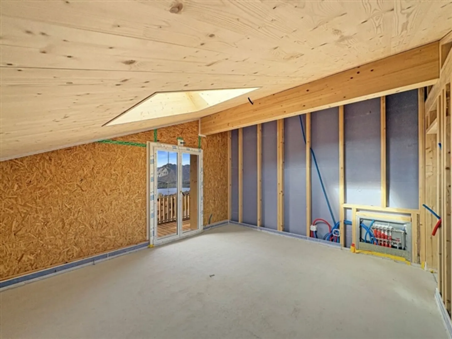 New building in chalet style, detached, modern and with attractive views over Lake Thun towards Niesen and Thun - Photo 11 of 18