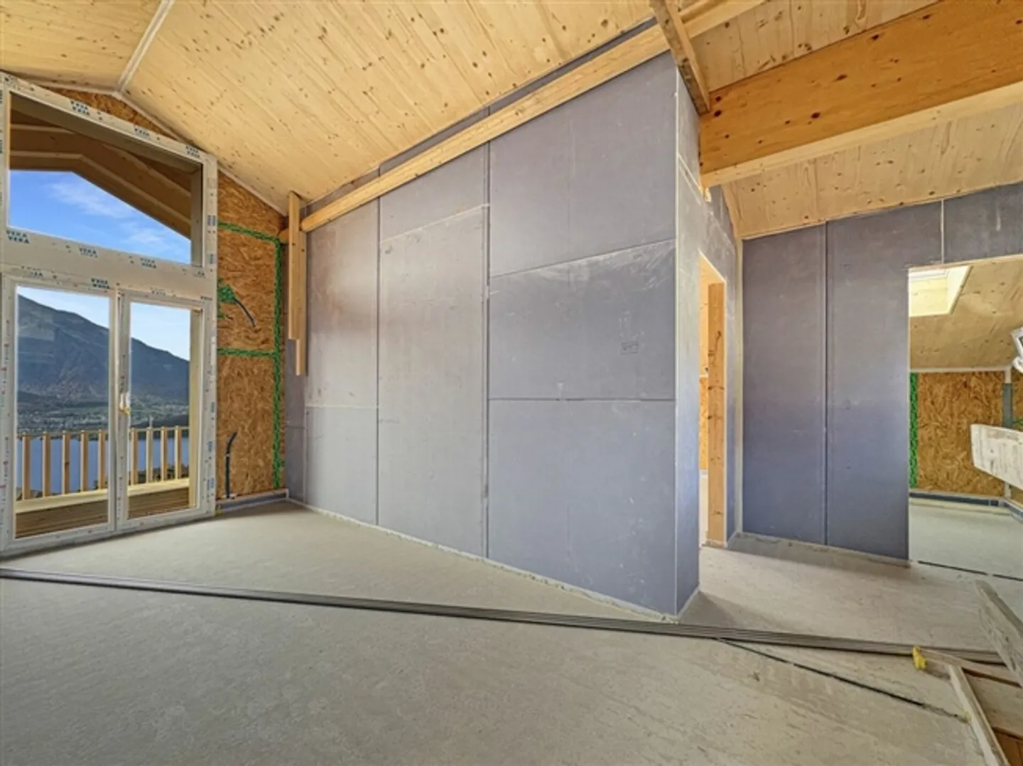 New building in chalet style, detached, modern and with attractive views over Lake Thun towards Niesen and Thun - Photo 13 of 18