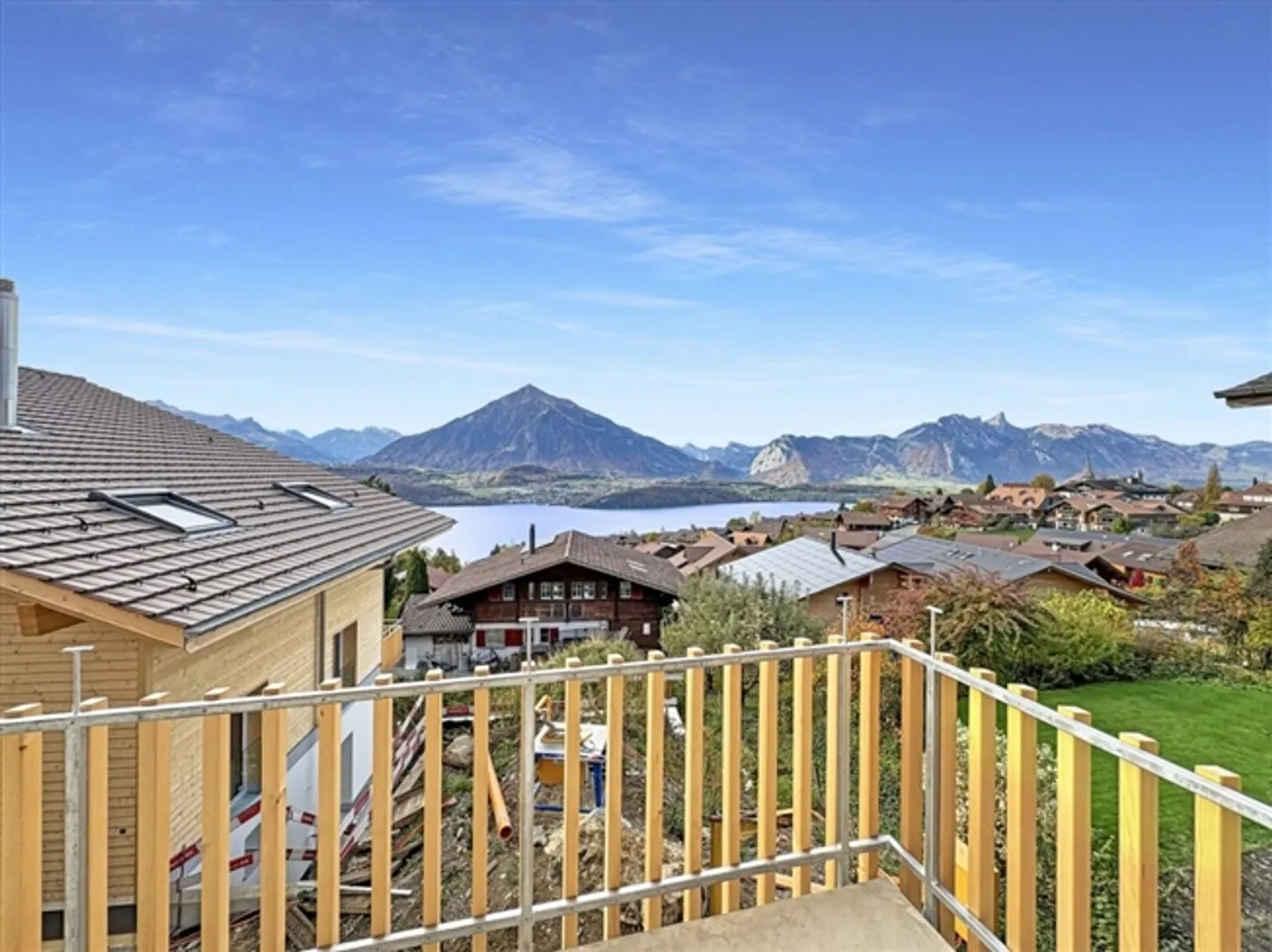 New building in chalet style, detached, modern and with attractive views over Lake Thun towards Niesen and Thun - Photo 14 of 18