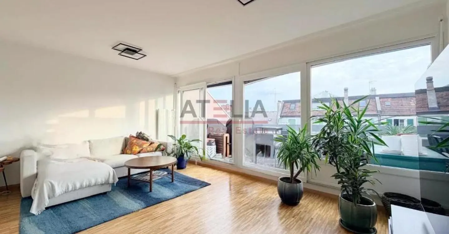 Duplex attico di 5 stanze con 3 balconi e Box - Foto 4 di 4