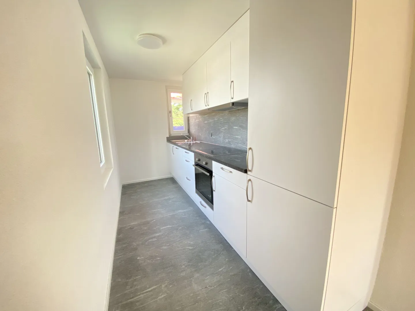 Appartement 3.5 pièces avec grande terrasse - Photo 4 sur 8