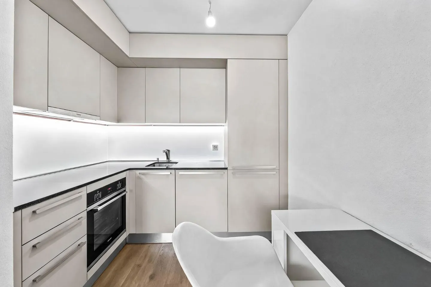 Appartamento moderno di 2,5 stanze in una nuova PPE - Foto 3 di 12