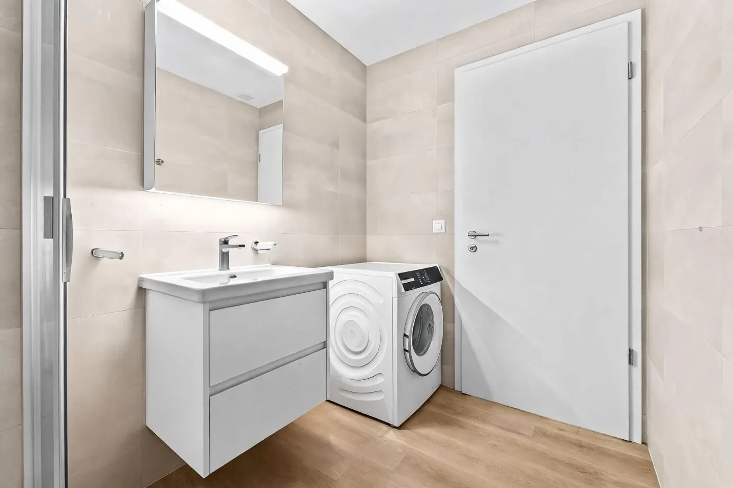 Appartamento moderno di 2,5 stanze in una nuova PPE - Foto 5 di 12