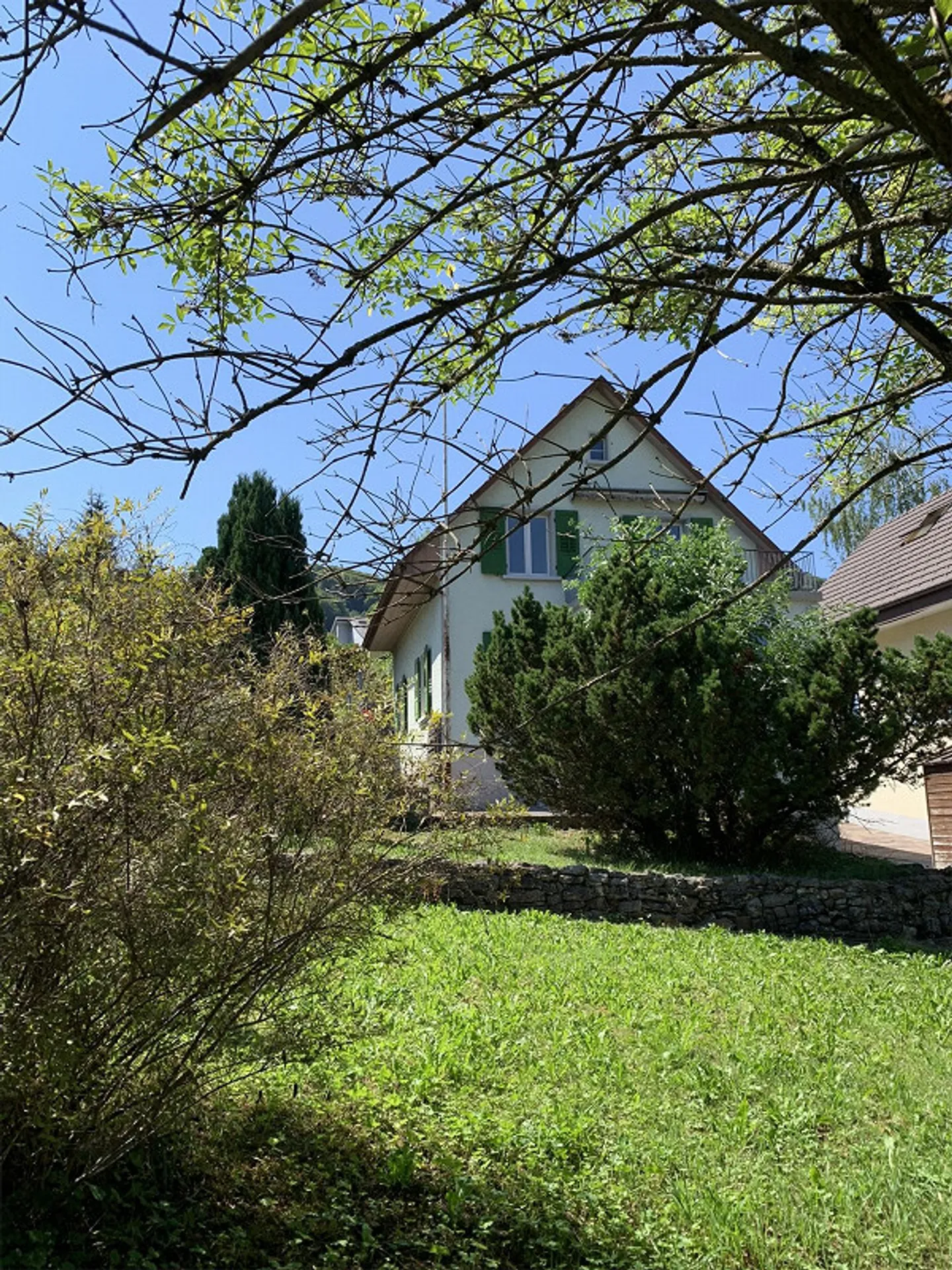 Charmante maison individuelle avec 5½ pièces - Photo 2 sur 23