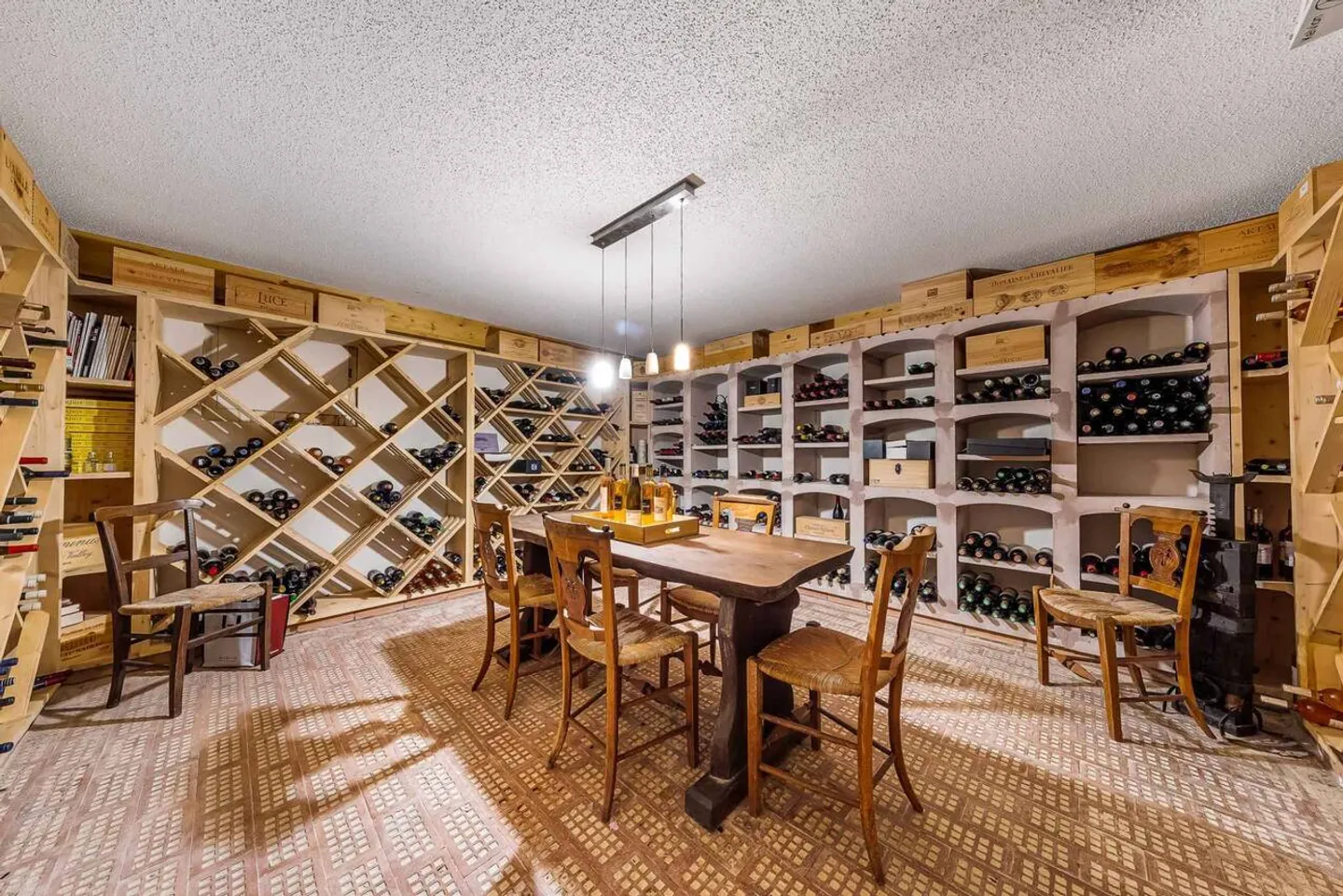 Wunderschöne individuelle Villa von 290 m² mit Schwimmbad - Foto 9 von 9