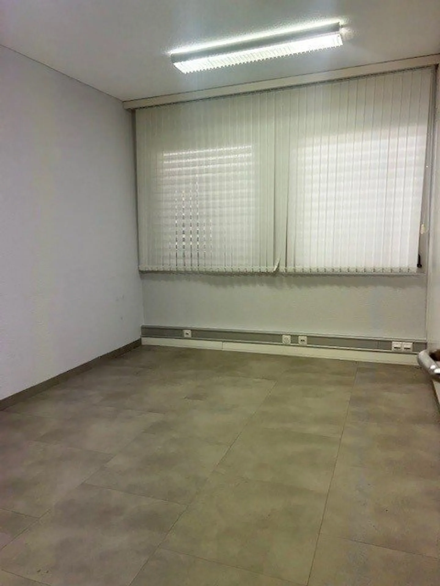 DA AFFITTARE - Spazio commerciale / uffici - Foto 5 di 10