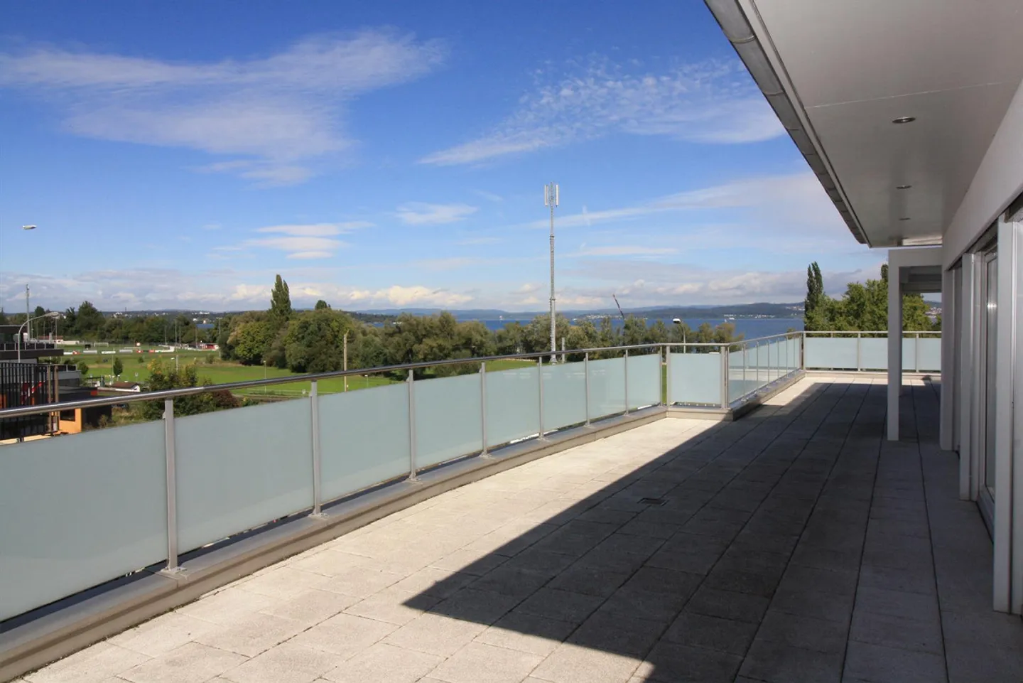Dreamlike penthouse apartment with huge terrace - Photo 4 of 10