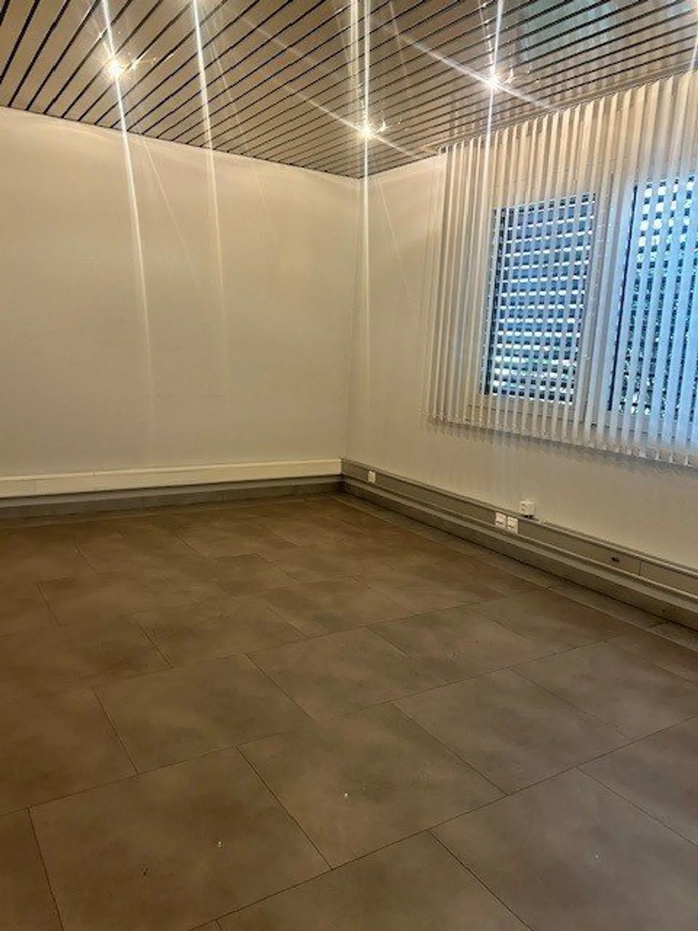 DA AFFITTARE - Spazio commerciale / uffici - Foto 6 di 10