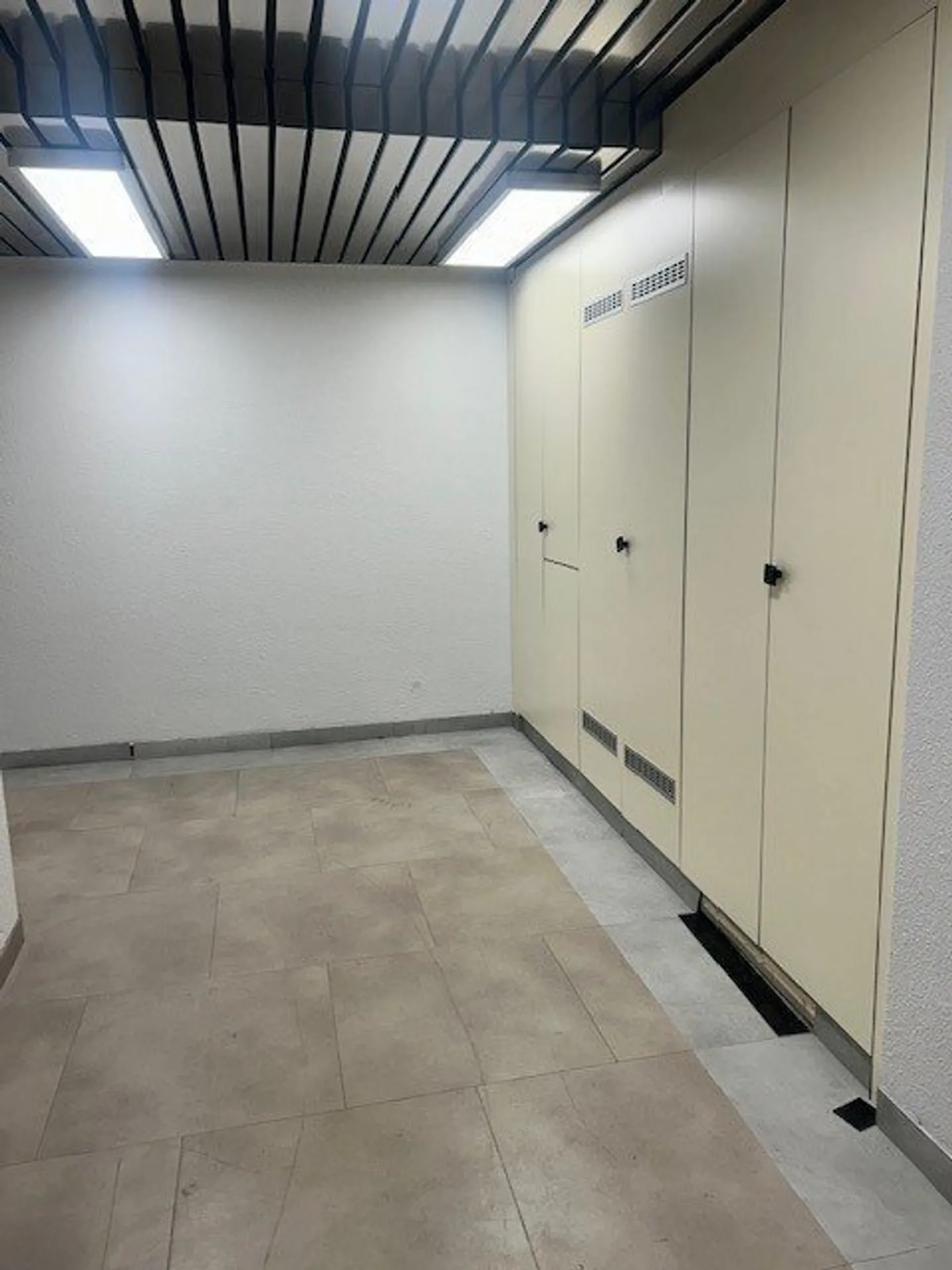 DA AFFITTARE - Spazio commerciale / uffici - Foto 7 di 10