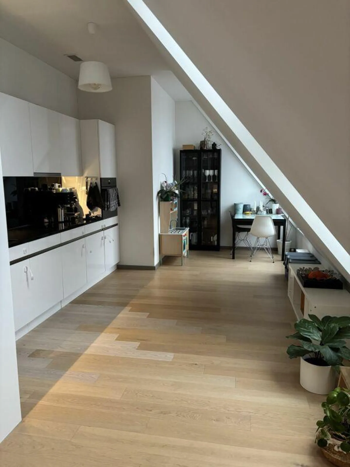 Moderne Dachwohnung mit Terrasse - Foto 5 von 11