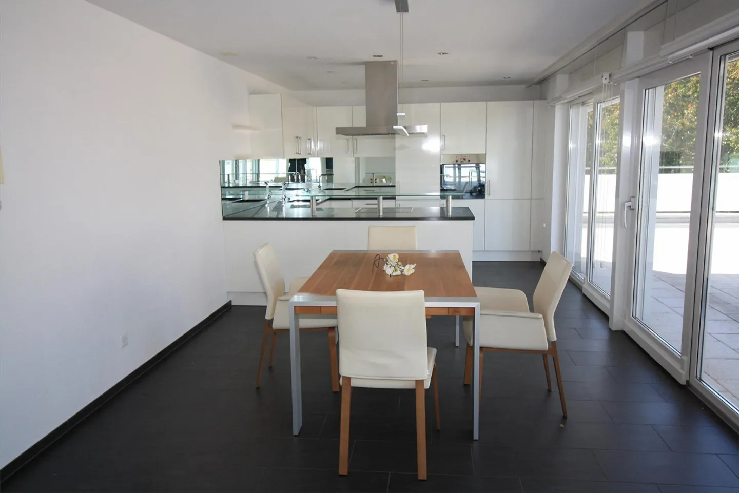Dreamlike penthouse apartment with huge terrace - Photo 7 of 10