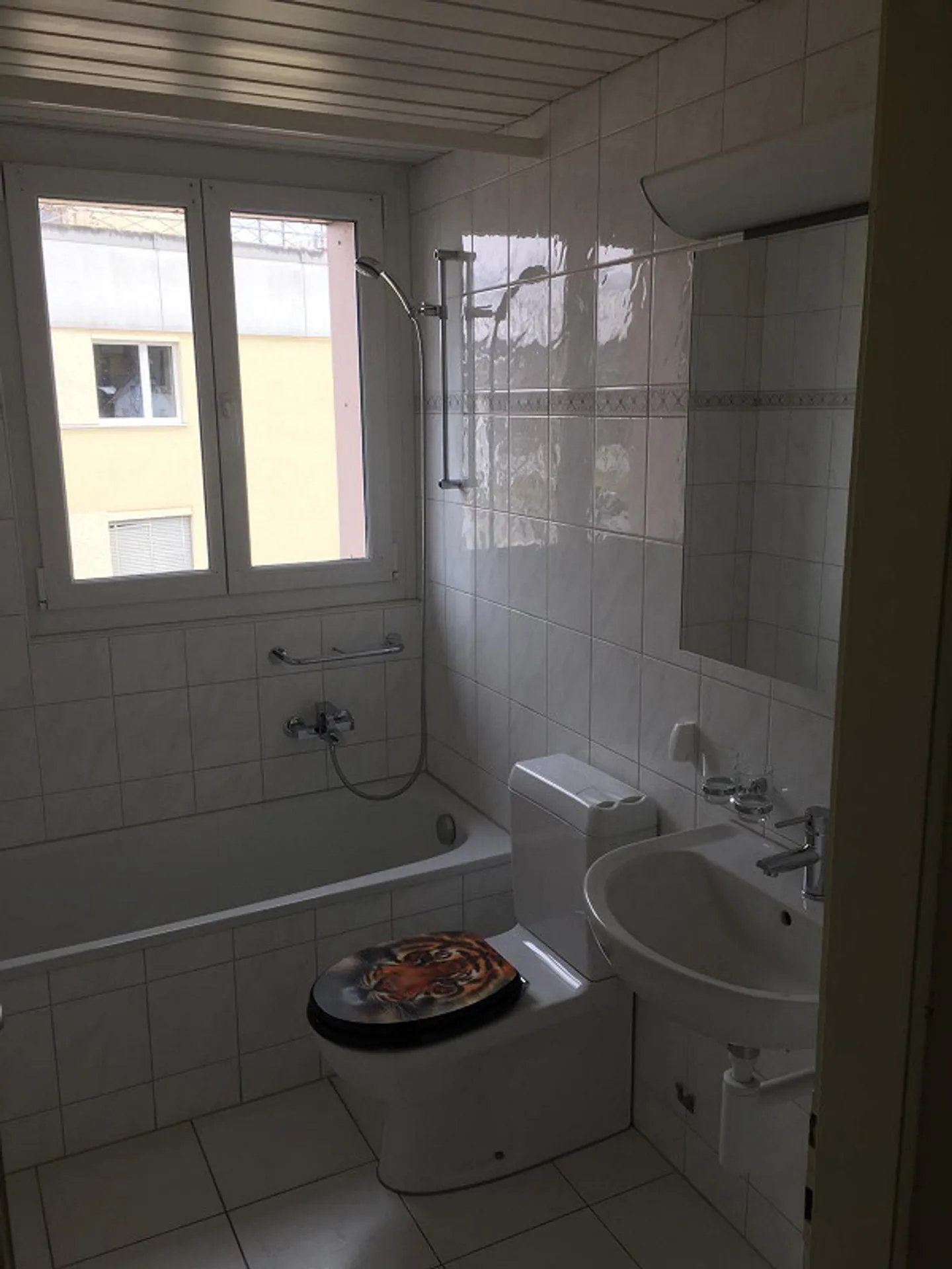 Old Building Apartment - Photo 2 of 8