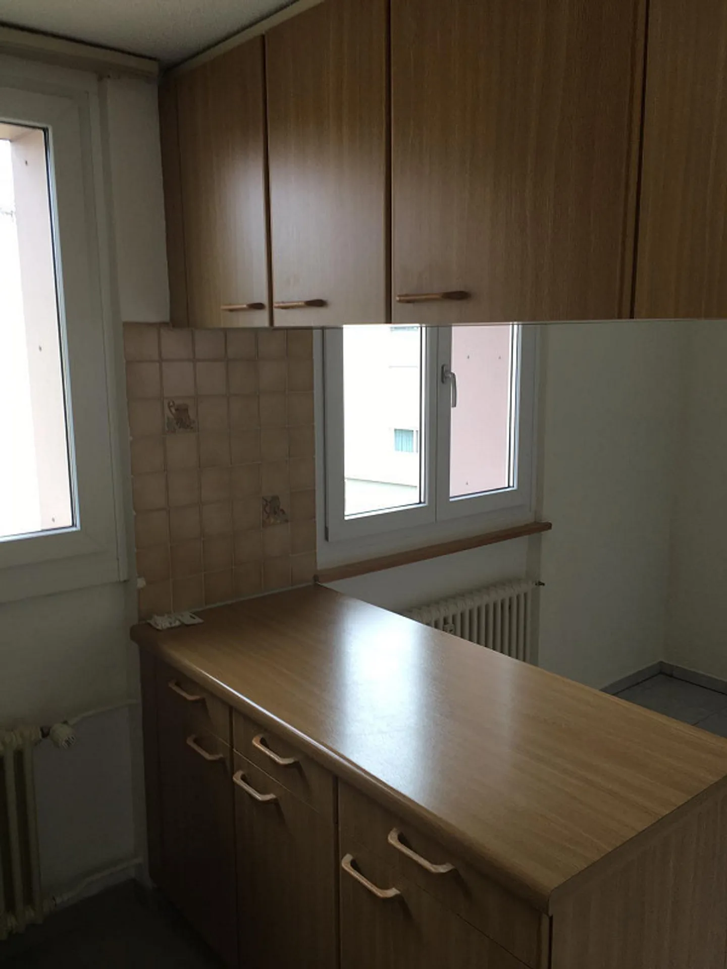 Old Building Apartment - Photo 8 of 8