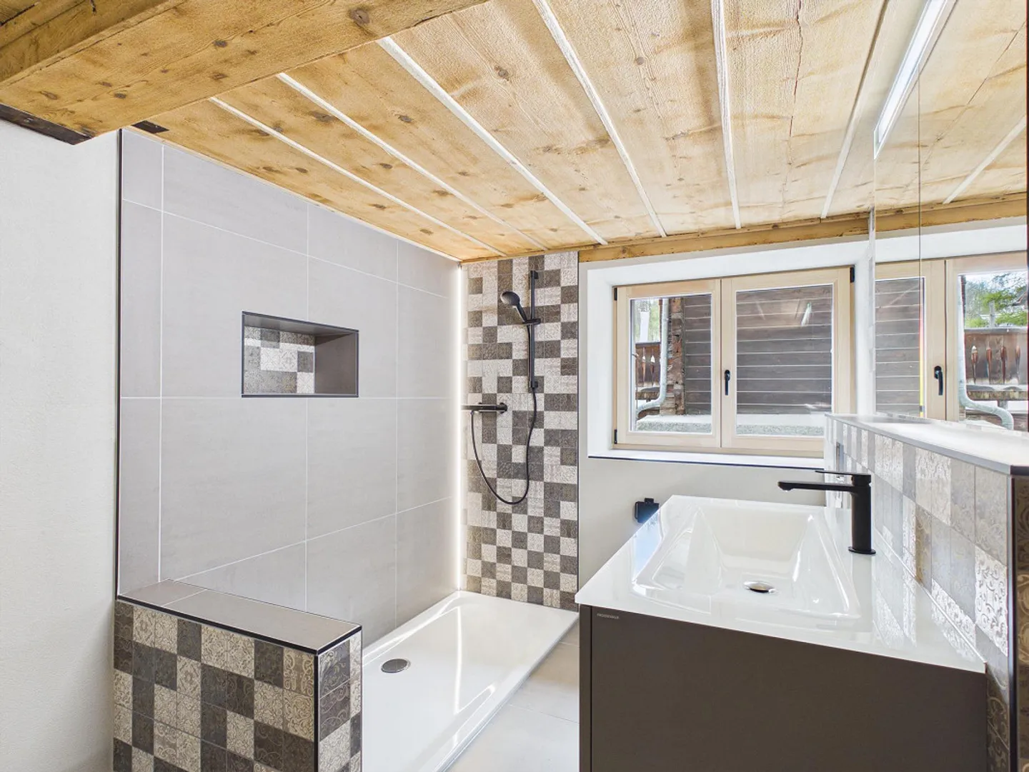 Dream Home Between Tradition and Modernity at Riederalp - Photo 9 of 14