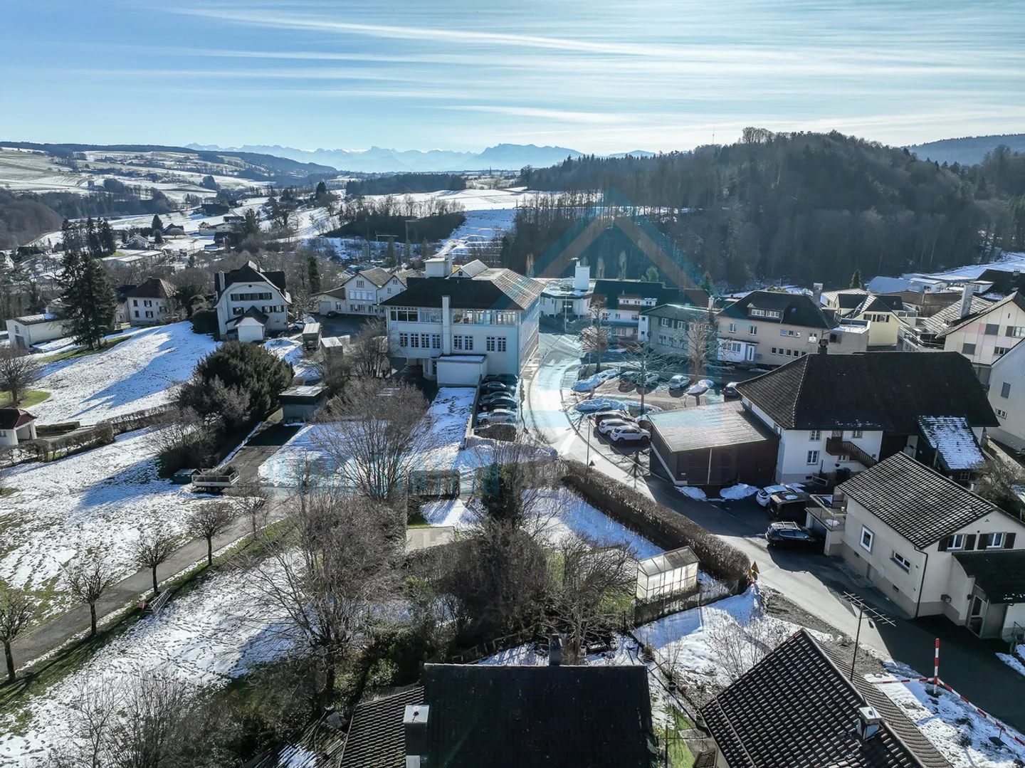 Exclusive 4.5-room penthouse apartment with loggia and mountain view in Burg AG - Photo 4 of 13