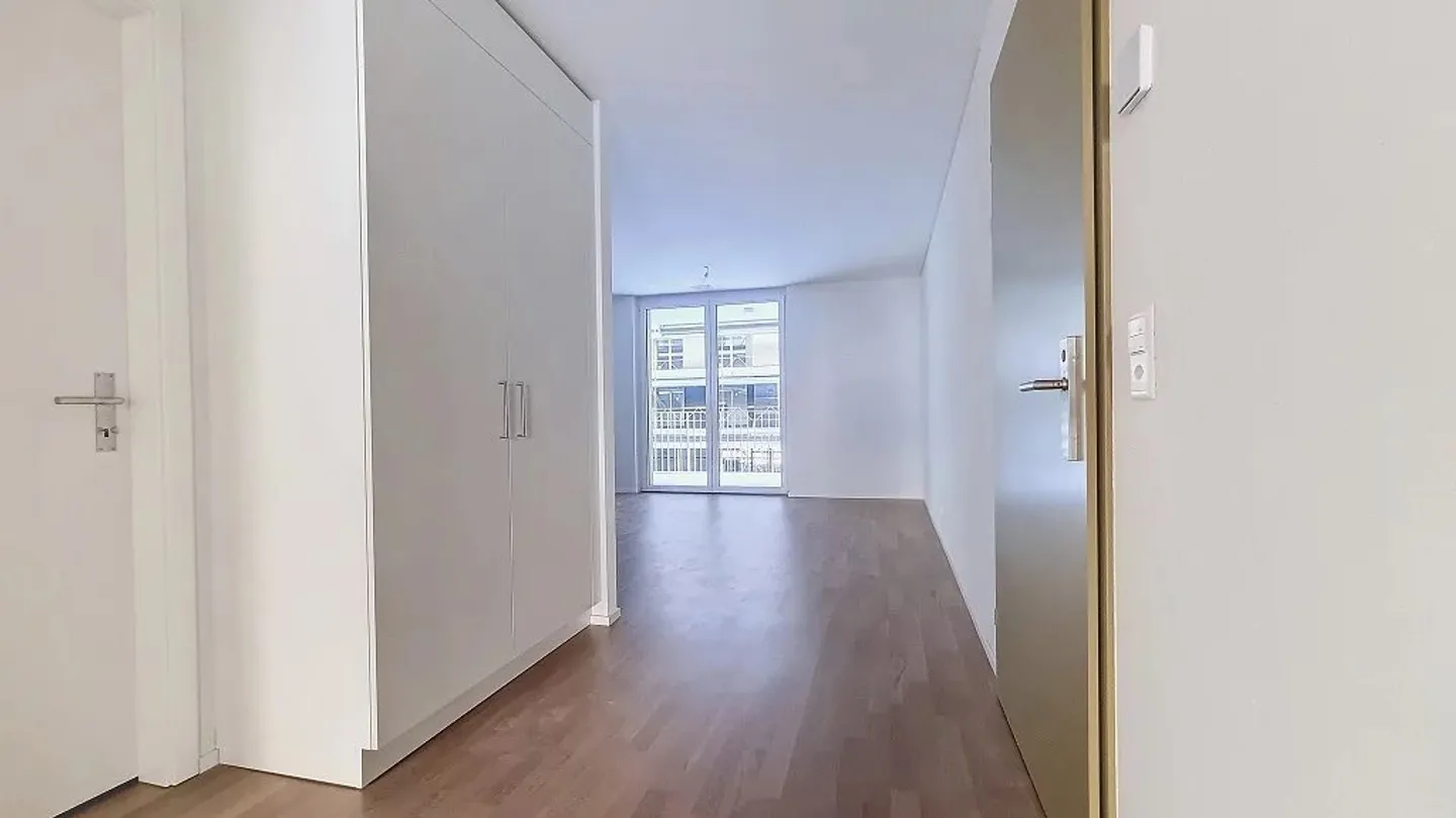 2.5 Room Apartment - Photo 1 of 10