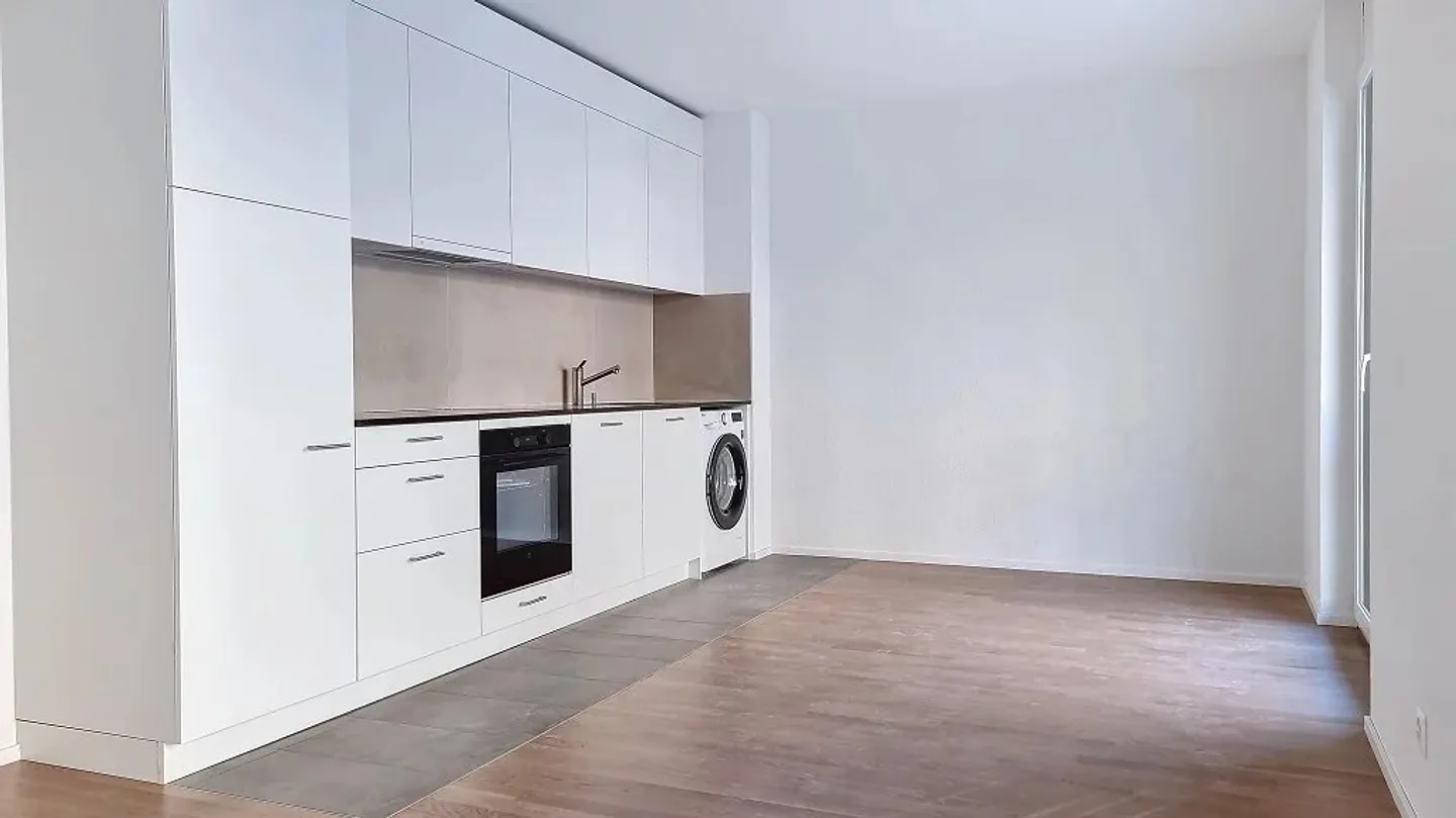 2.5 Room Apartment - Photo 4 of 10