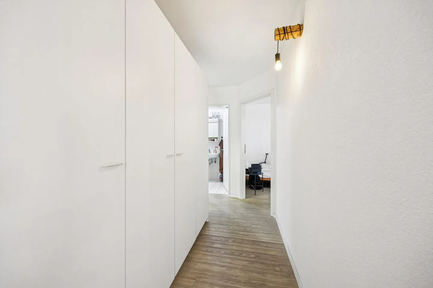 Top-Investissement : Appartement 2.5 pièces entièrement loué avec un rendement élevé à Benzenschwil AG - Photo 3 sur 7