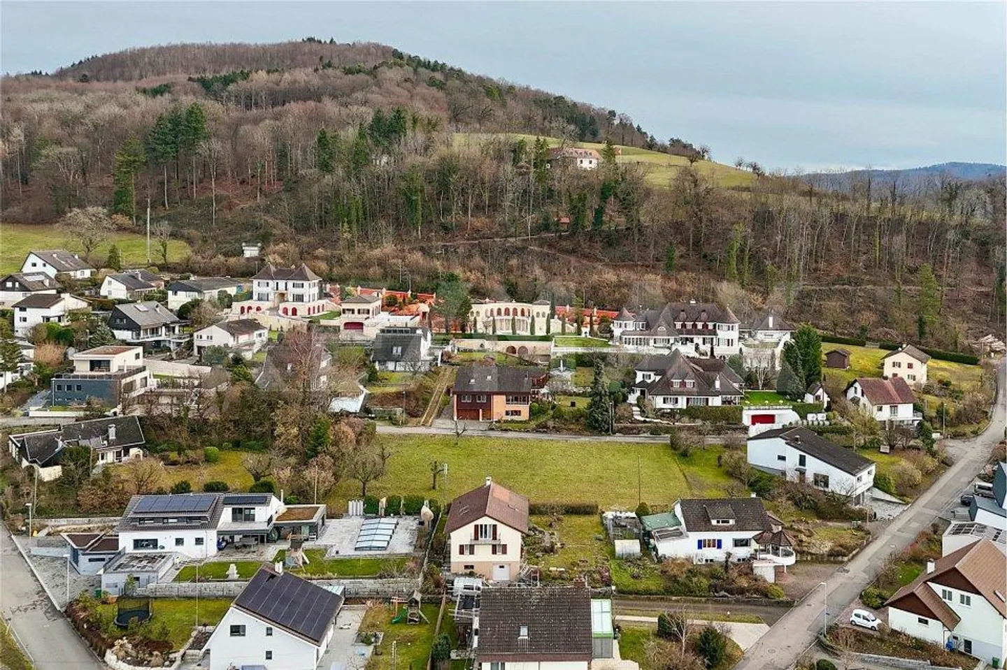 Parcelle de terrain de 1,473 m² - entièrement développée avec une belle vue lointaine - Photo 6 sur 6