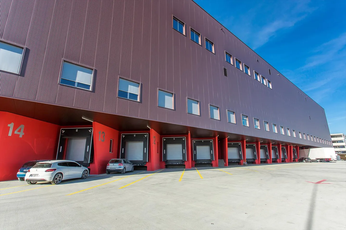 Grenet 21 - Logistic Warehouses, Craft Businesses and Modern Offices with Terrace - Photo 1 of 9