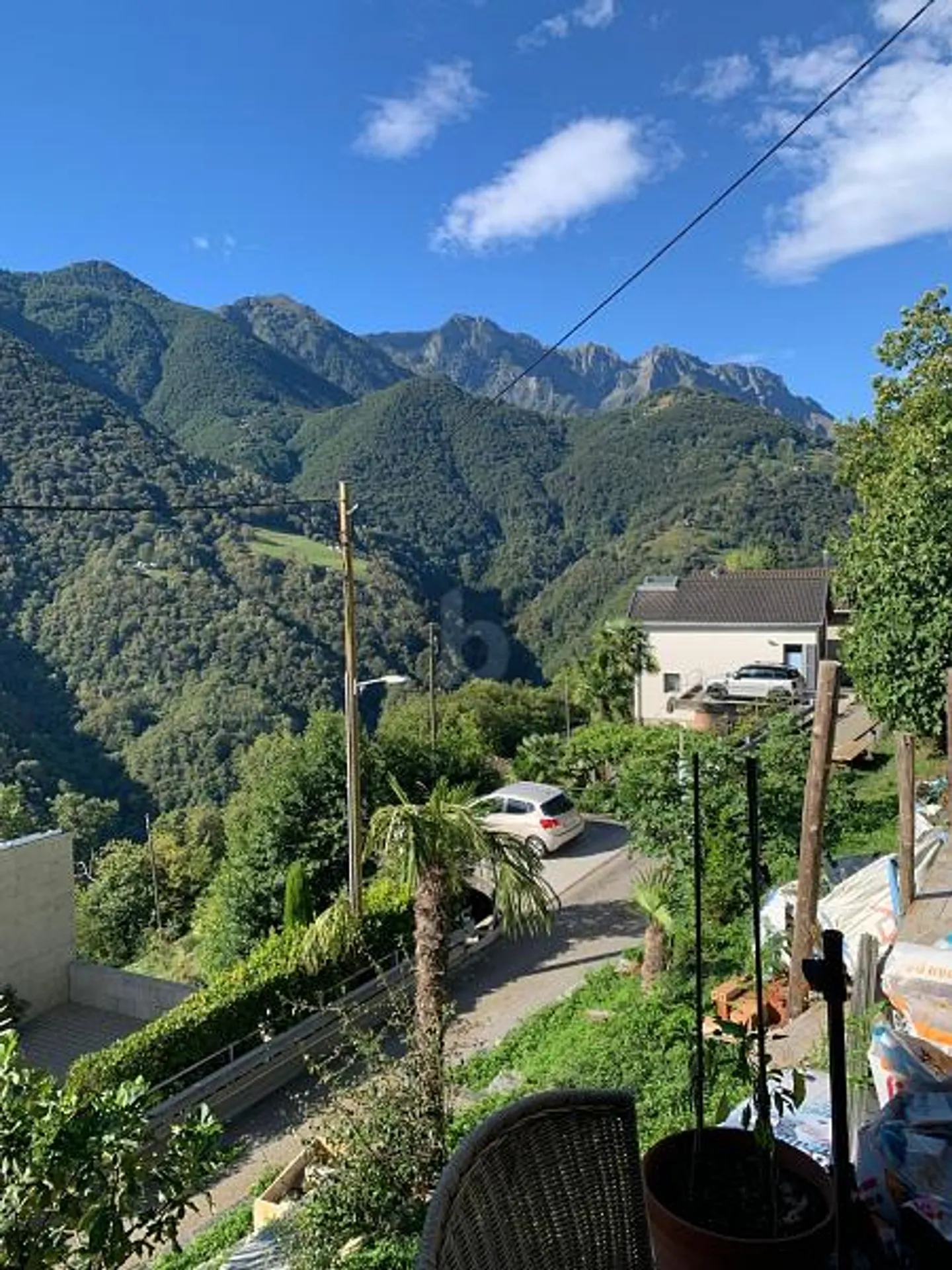 Ensoleillé avec terrasse et beaucoup d'espace - Photo 2 sur 5