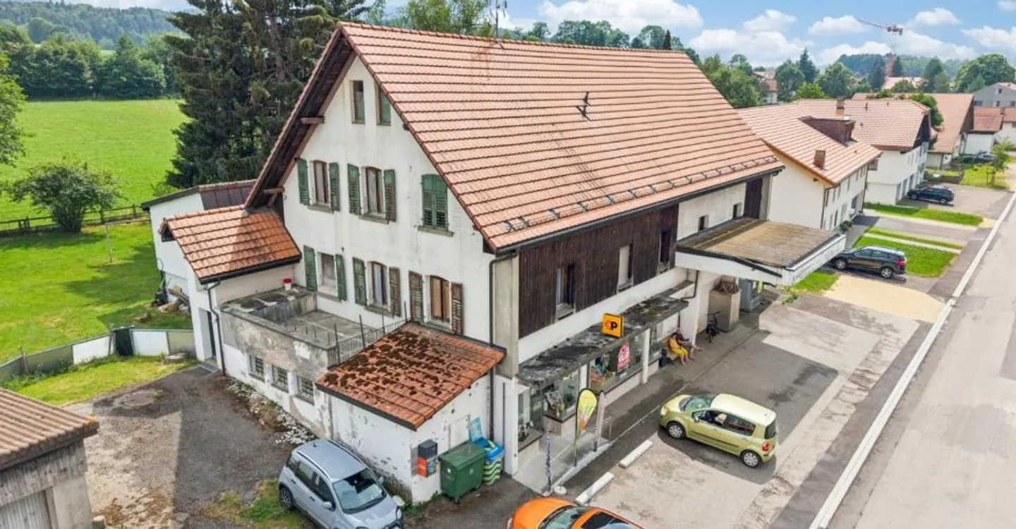 Propriété Mixte à Lajoux - Photo 3 sur 13