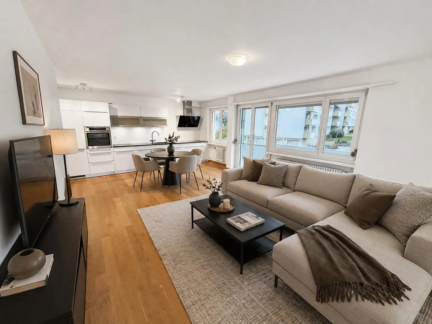 Appartement 3.5 pièces lumineux et moderne rénové à Kreuzlingen - Photo 2 sur 10