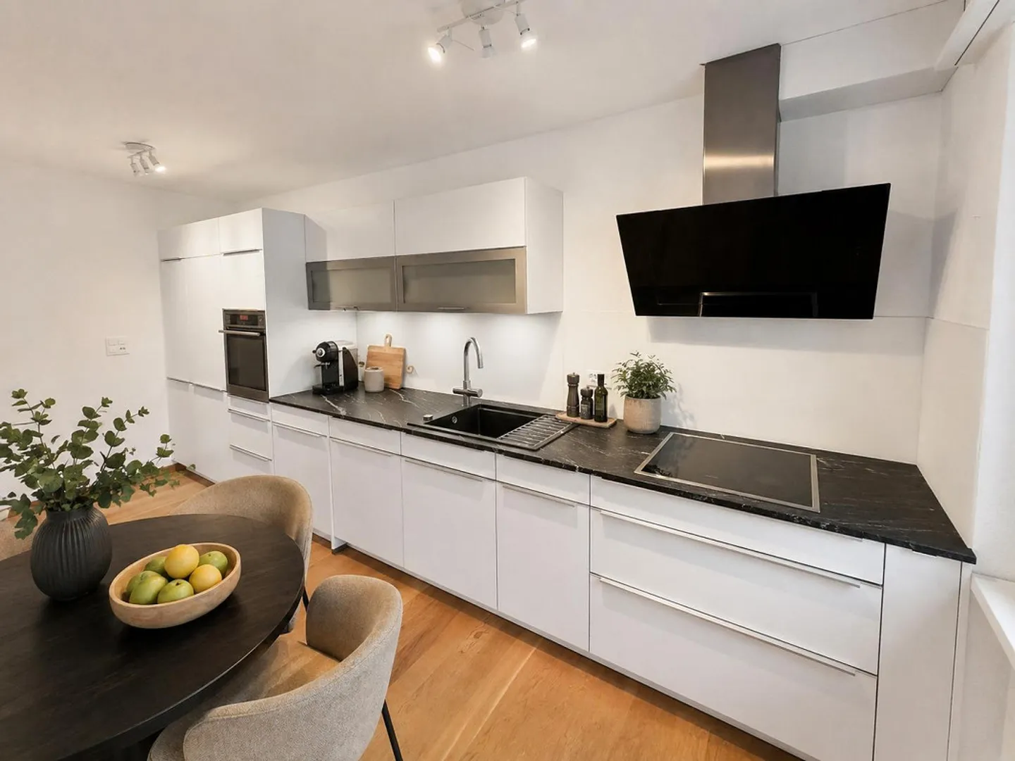 Appartement 3.5 pièces lumineux et moderne rénové à Kreuzlingen - Photo 3 sur 10