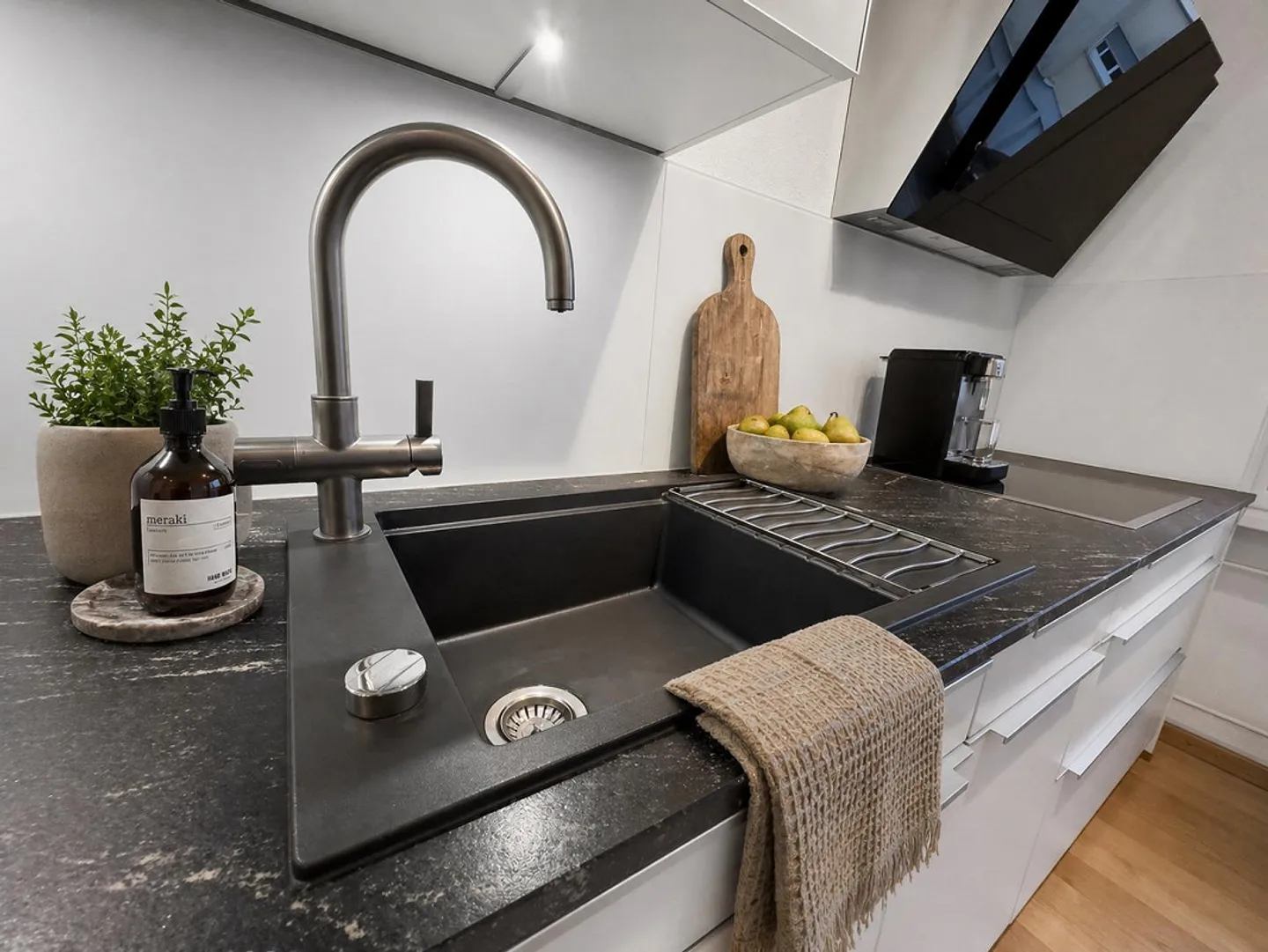 Appartement 3.5 pièces lumineux et moderne rénové à Kreuzlingen - Photo 4 sur 10