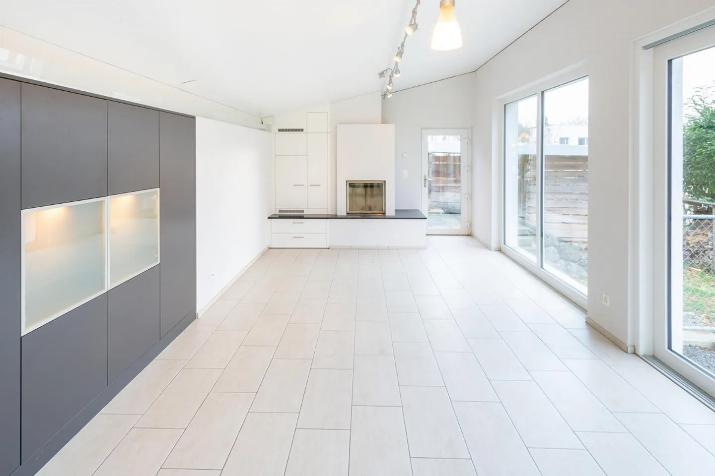 Voluminöses Einfamilienhaus mit Wellness und Poolhaus - Foto 20 von 24