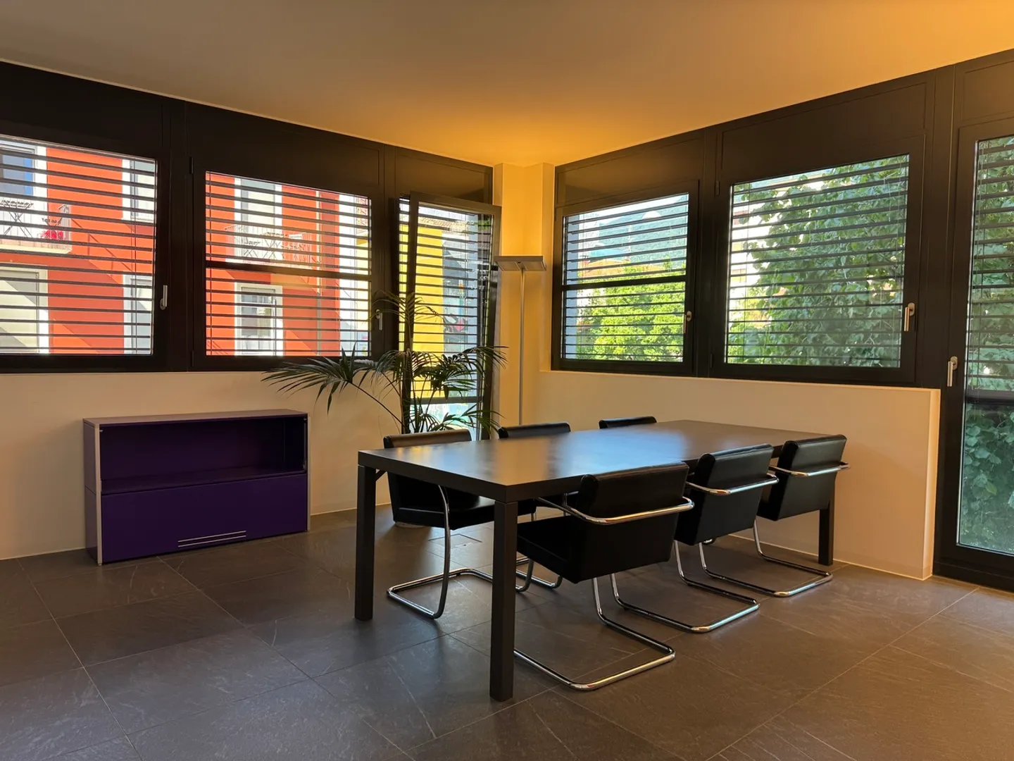 Bureau moderne, également adapté comme espace de vie - Photo 15 sur 17