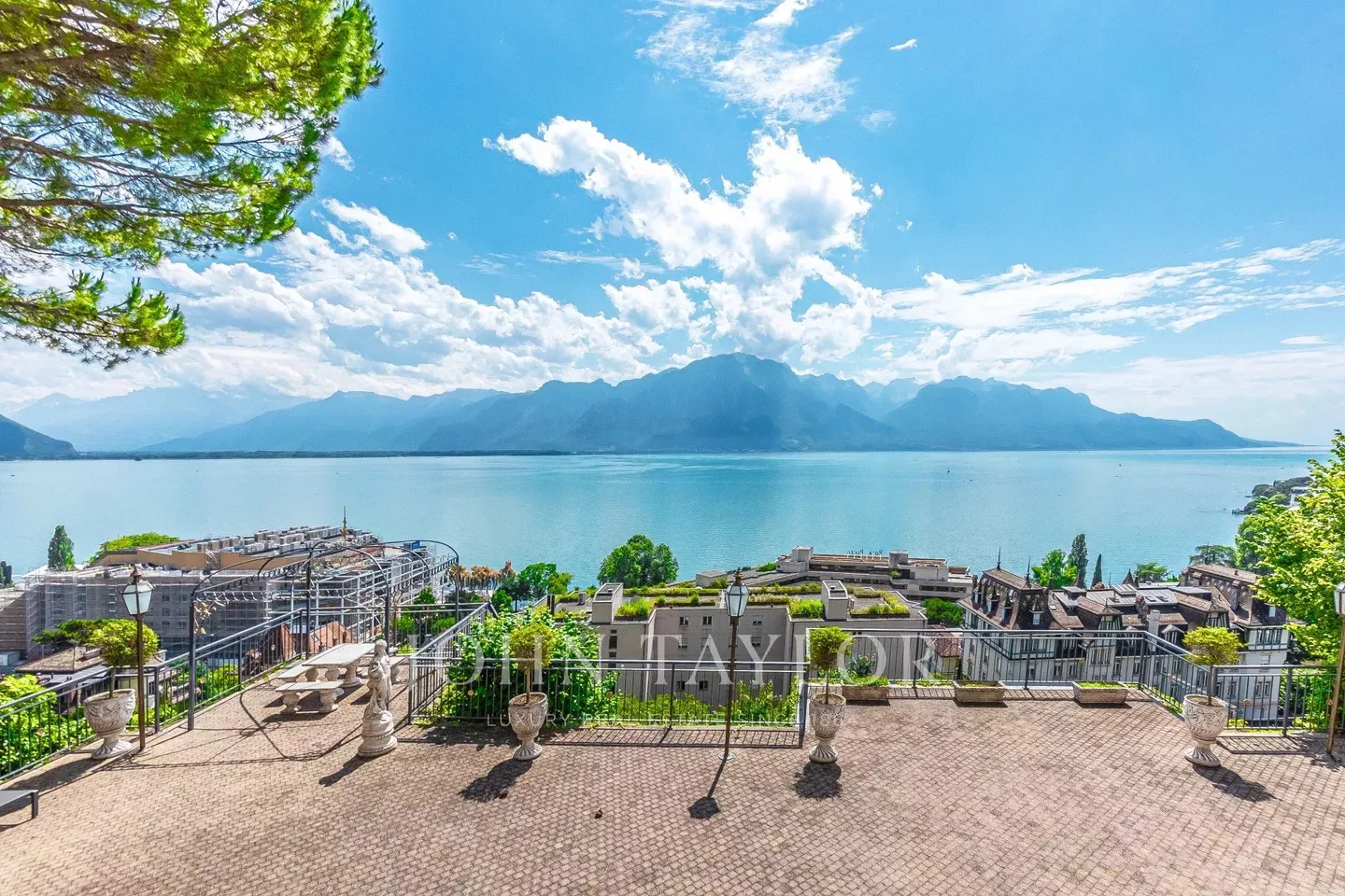 Appartamento di lusso con vista spettacolare - Foto 3 di 14