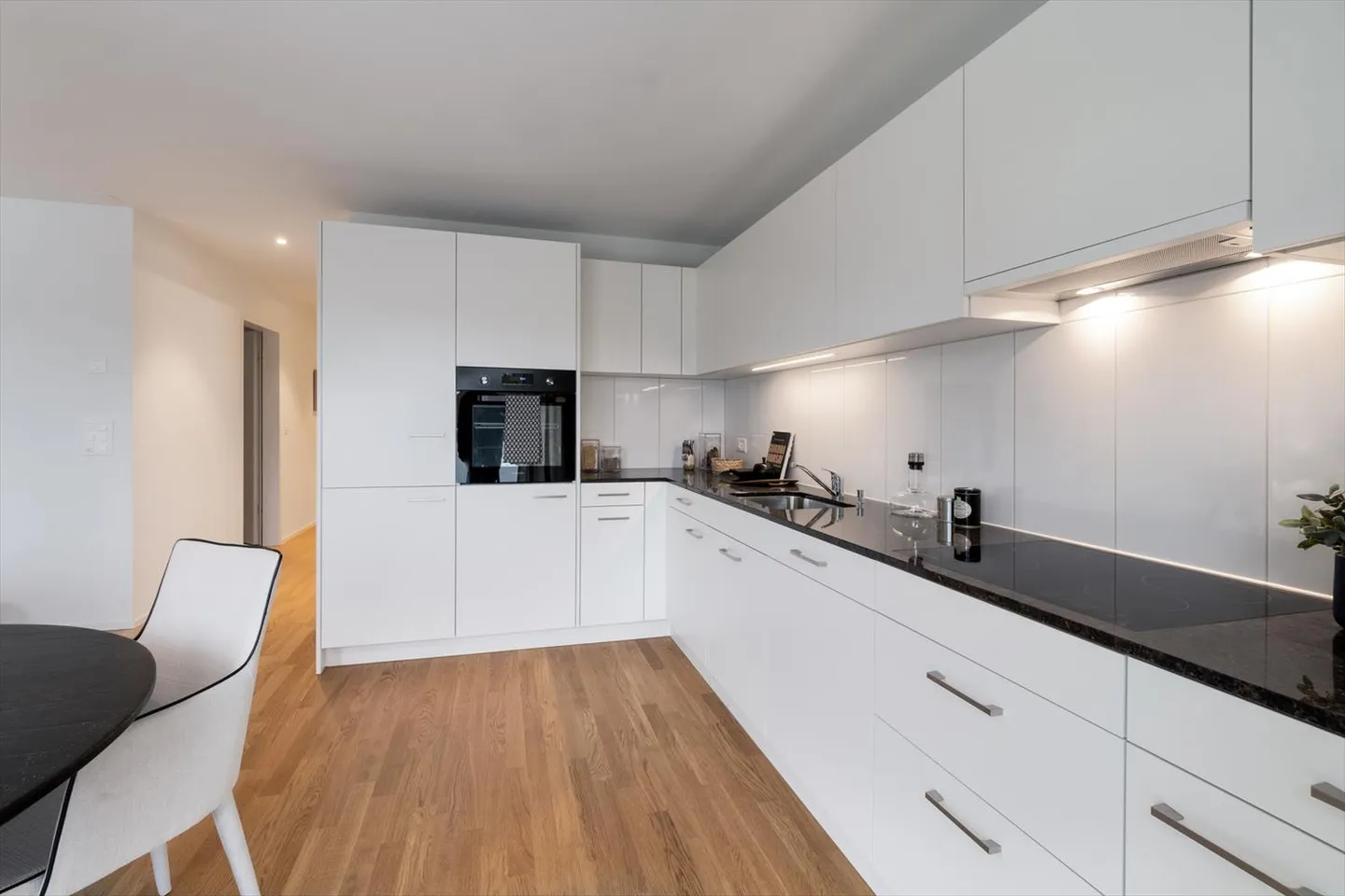 Penthouse for rent - Photo 2 of 9