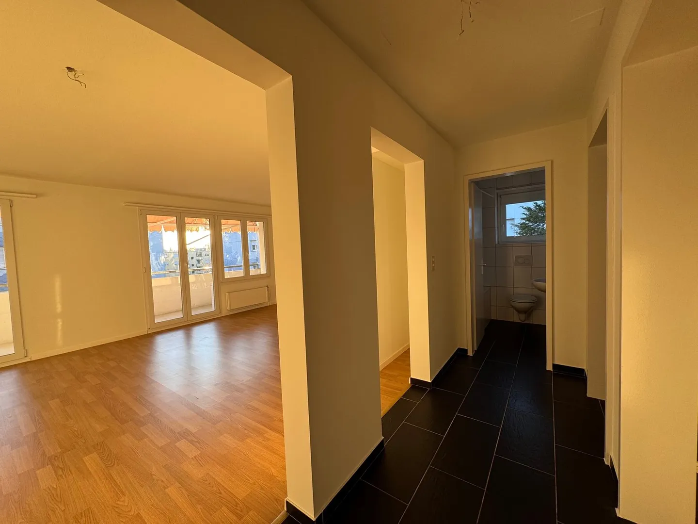 Appartement lumineux de 3,5 pièces - Bielstrasse 88, 2560 Nidau - Photo 3 sur 6