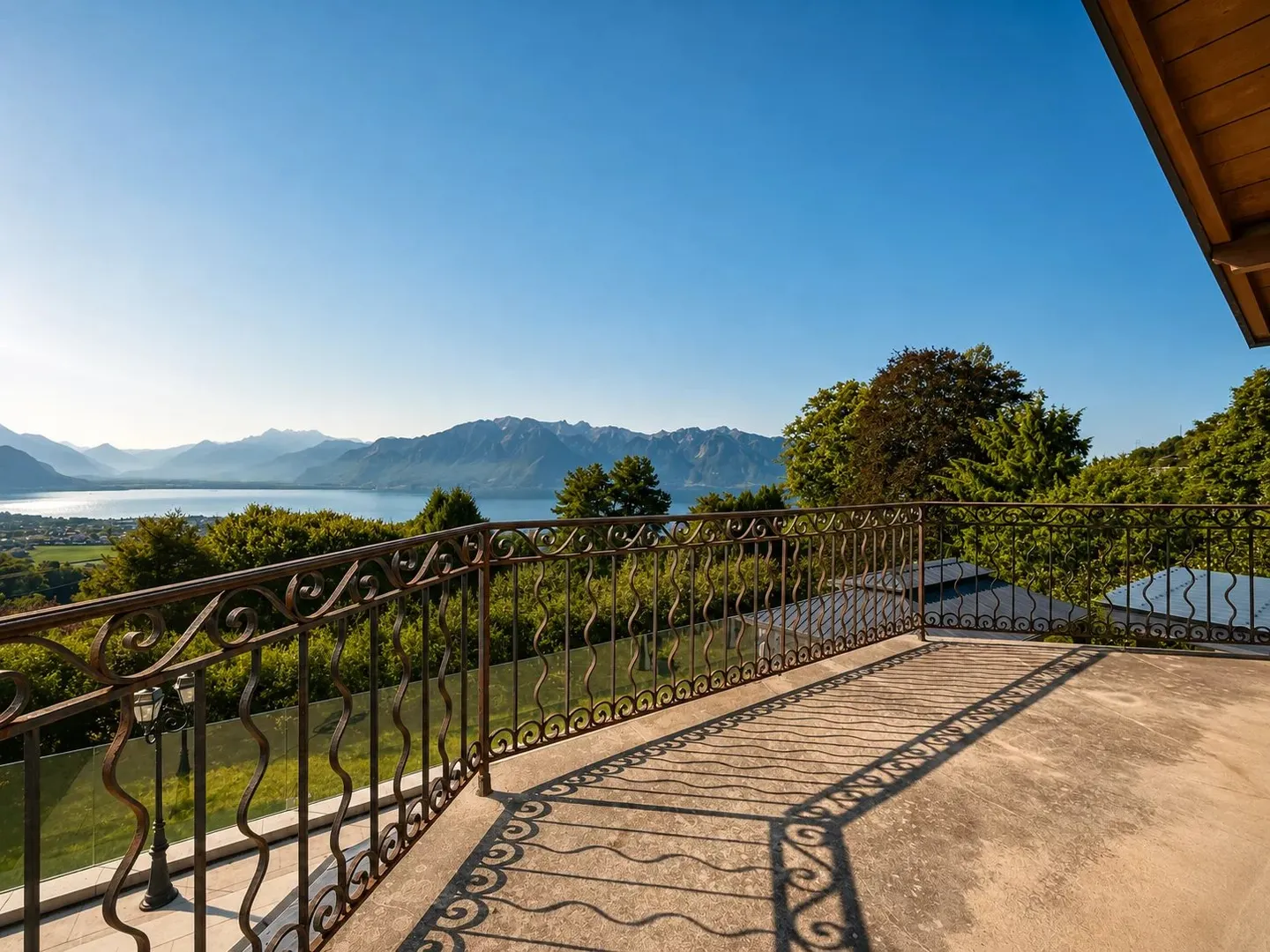 Charmante Villa mit Seeblick - Foto 8 von 12