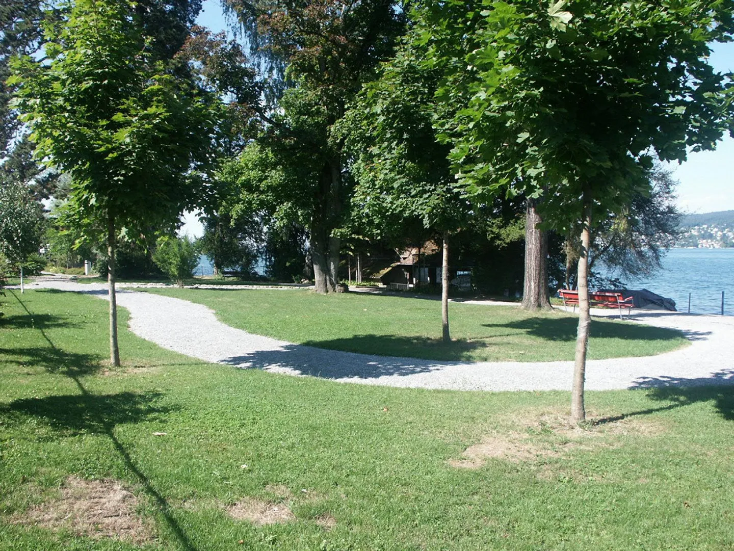 EXPÉRIENCE DE VIE INHABITUELLE DANS UN DÉVELOPPEMENT UNIQUE AVEC ACCÈS AU LAC - Photo 5 sur 27